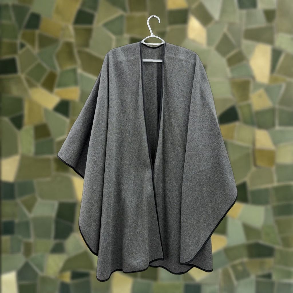 Vintage VINTAGE Unbranded Womens Poncho Gray Over The Arms Sweater Cape Open Front One Size Size ONE SIZE - 1 Thumbnail