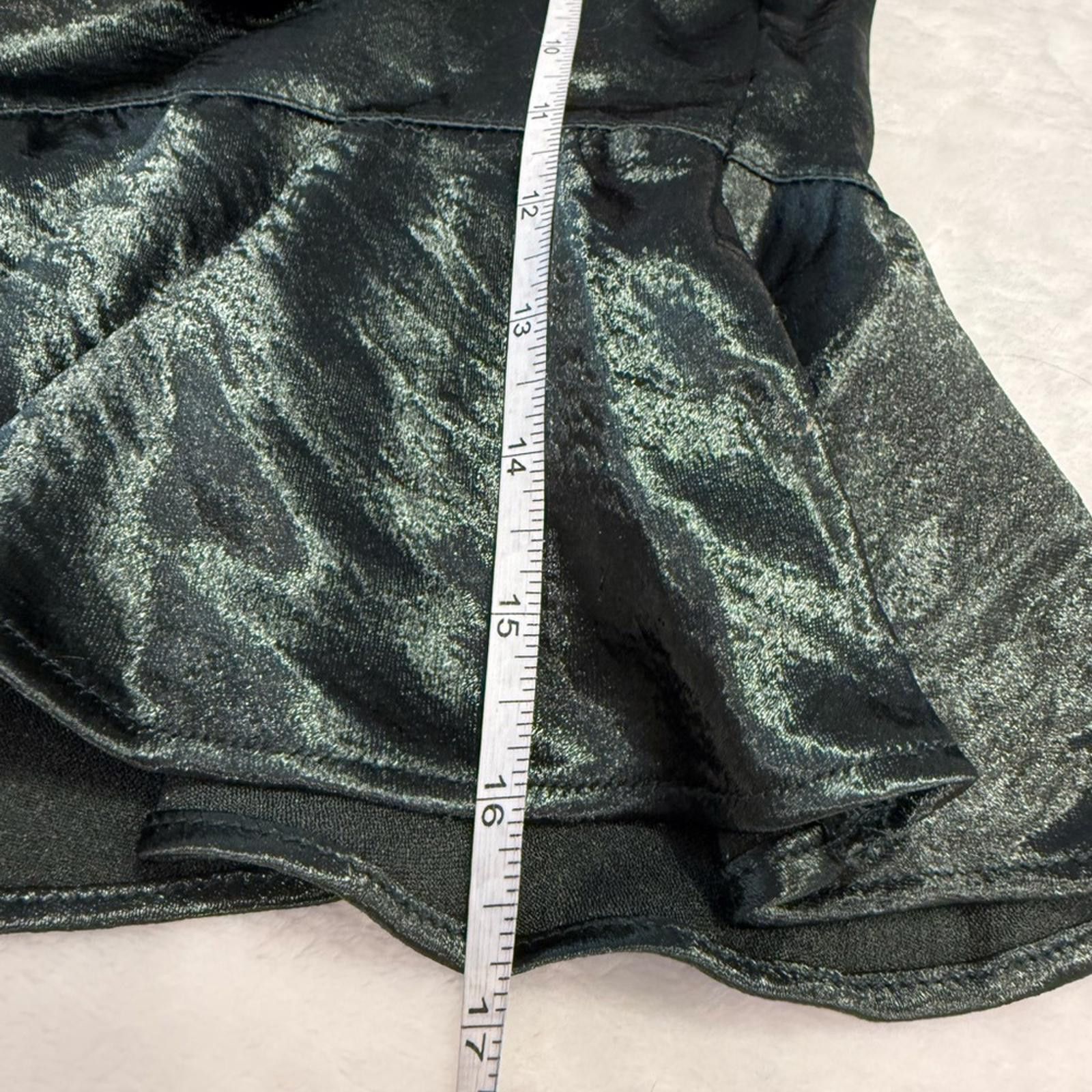 Other Lost + Wander forest green satin mini skirt side zip SZ M Size 32" / US 10 / IT 46 - 10 Thumbnail