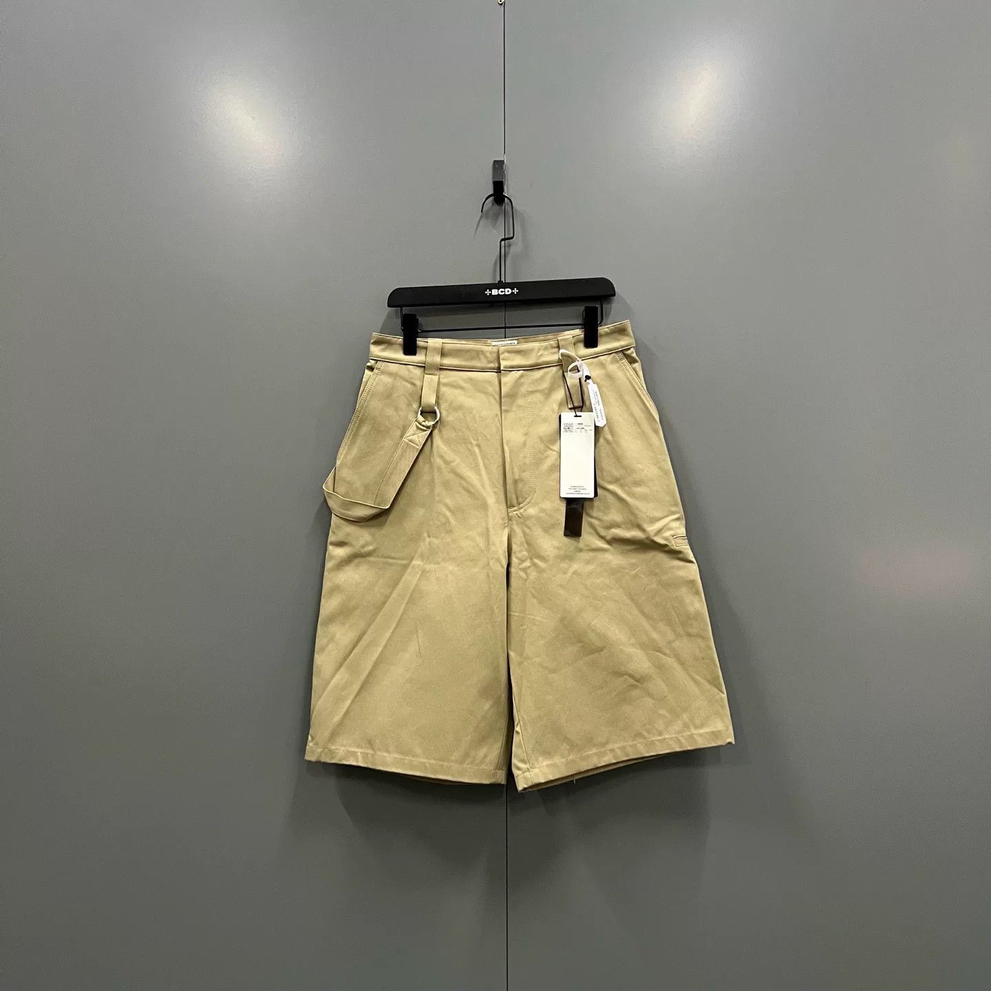 Bottega Veneta Bottega Veneta Khaki Straight-Leg Shorts 46 Size US 36 / EU 52 - 1 Thumbnail