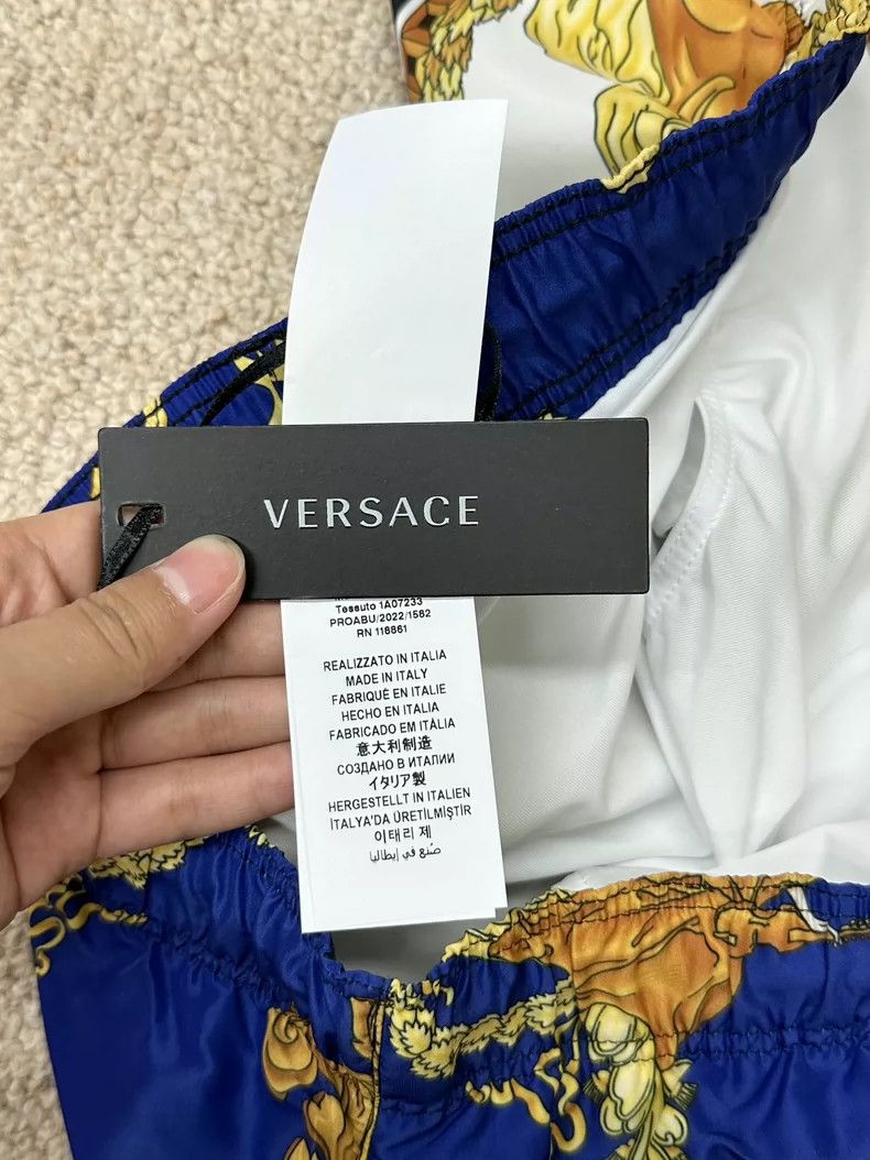 Versace Versace Baroque print casual beach shorts Size US 30 / EU 46 - 6 Thumbnail
