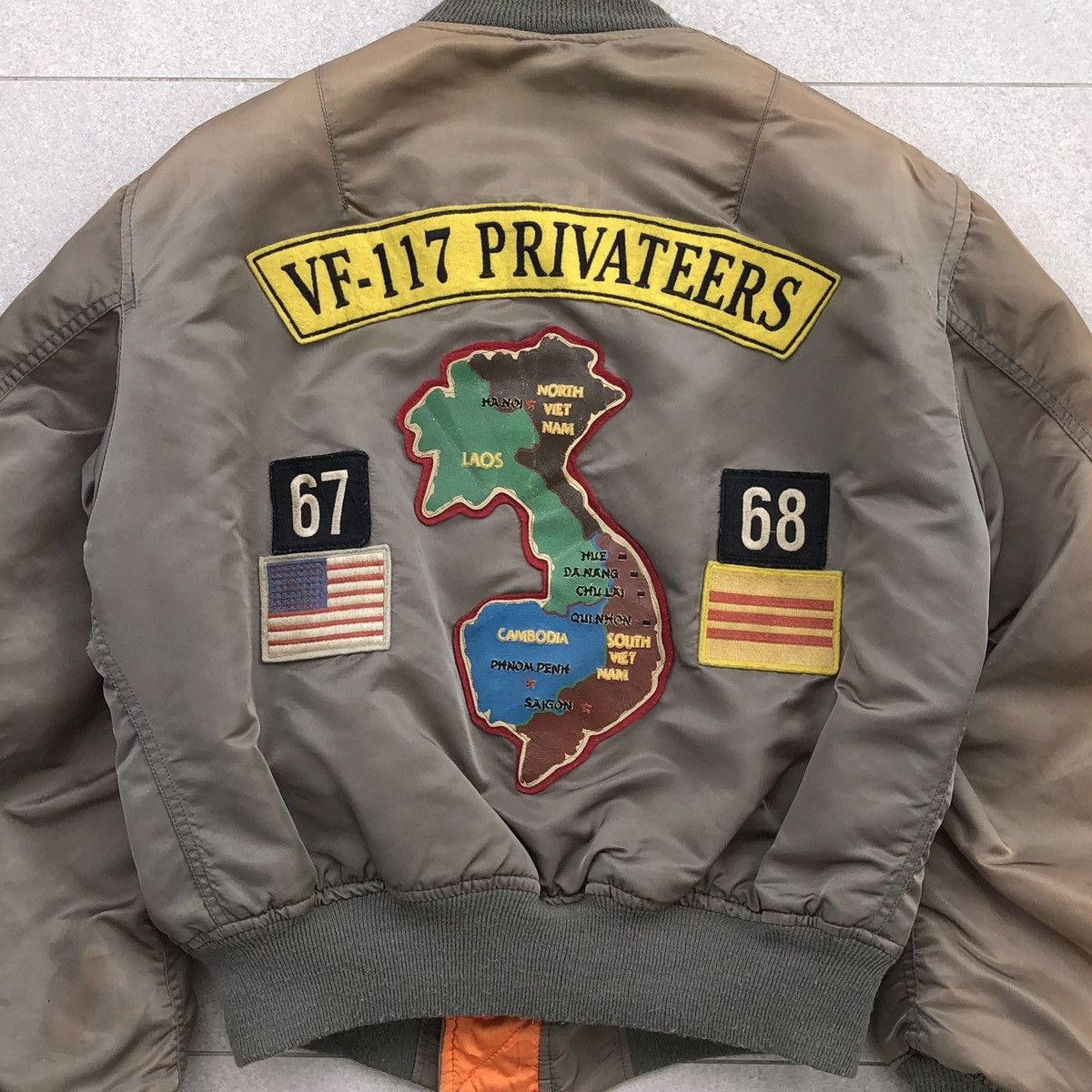 Avirex Vintage 80s Avirex MA-1 VF-117 Military Patches Bomber Size US L / EU 52-54 / 3 - 2 Thumbnail