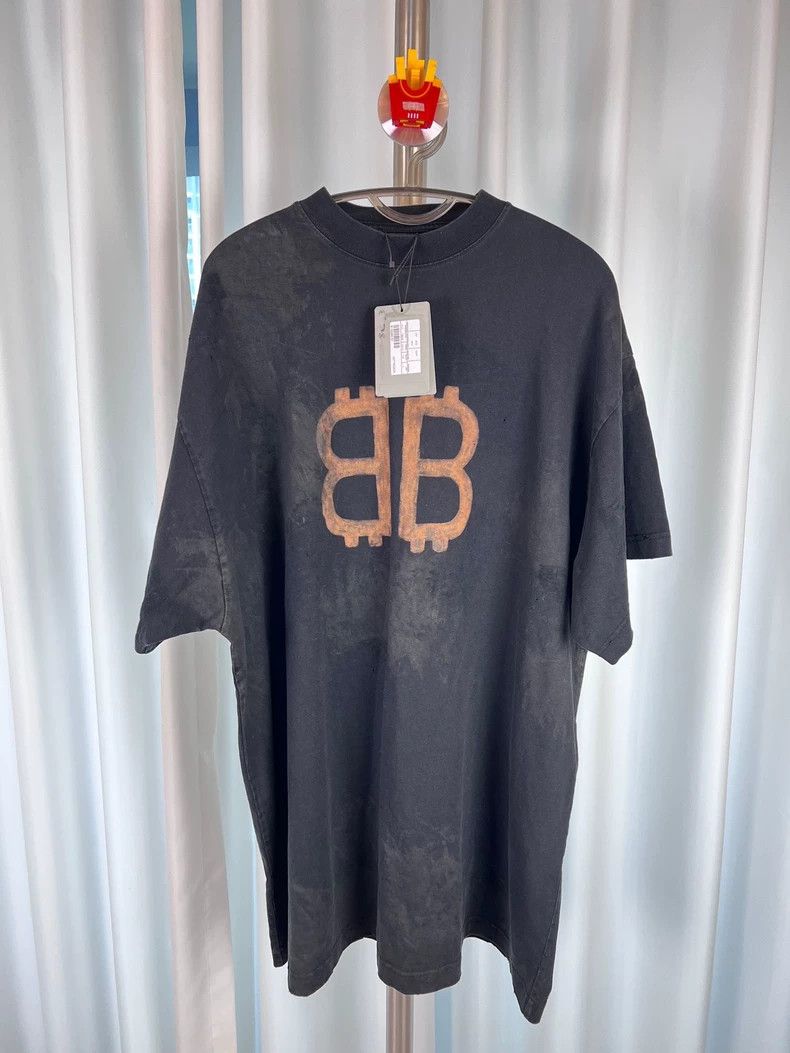 Balenciaga Balenciaga Double B Bitcoin Washed Mud Dye Made Old Short Size US L / EU 52-54 / 3 - 1 Thumbnail