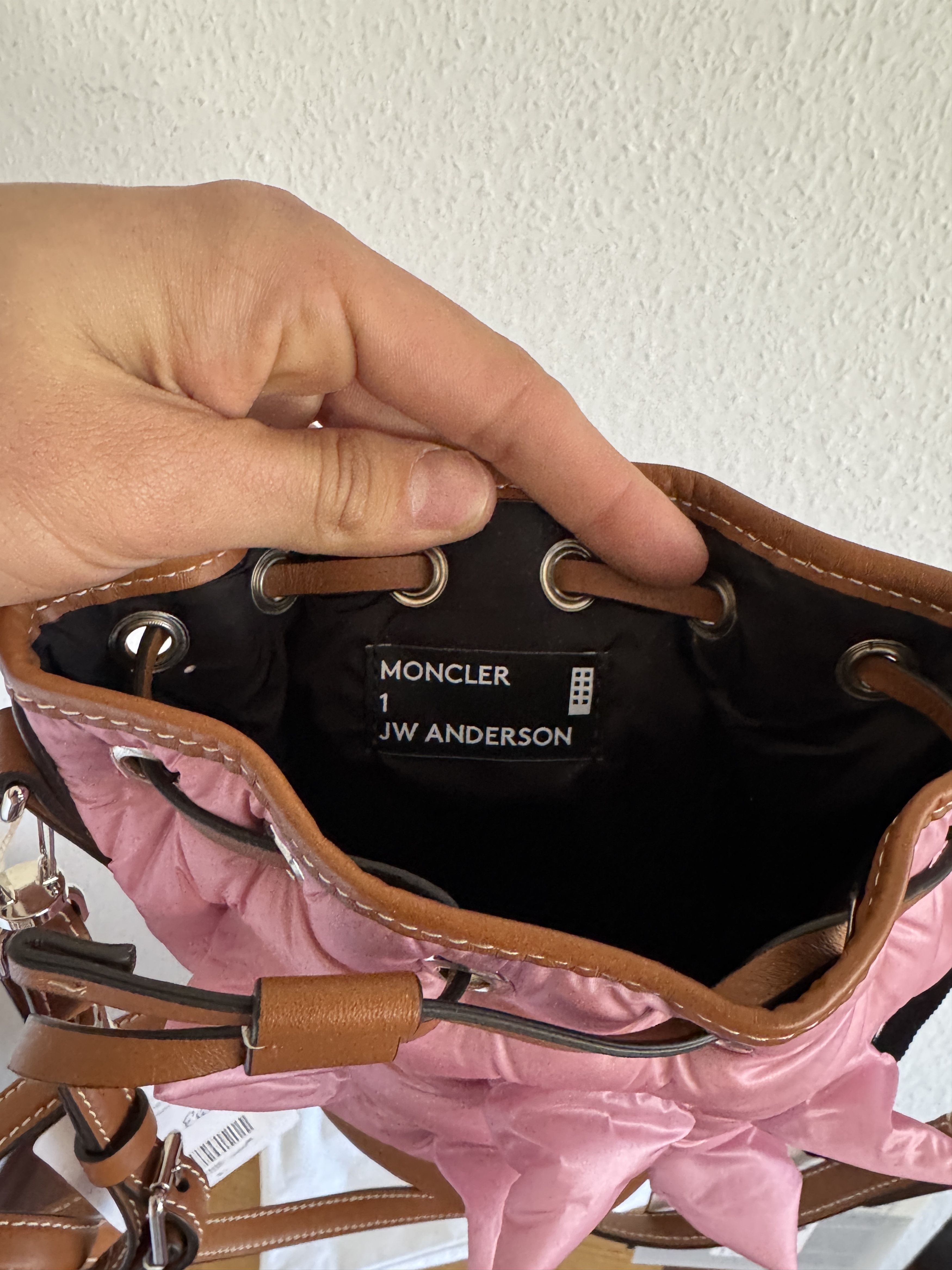 JW Anderson × Moncler Spike Critter Padded Bucket Bag Pink Size ONE SIZE - 15 Thumbnail