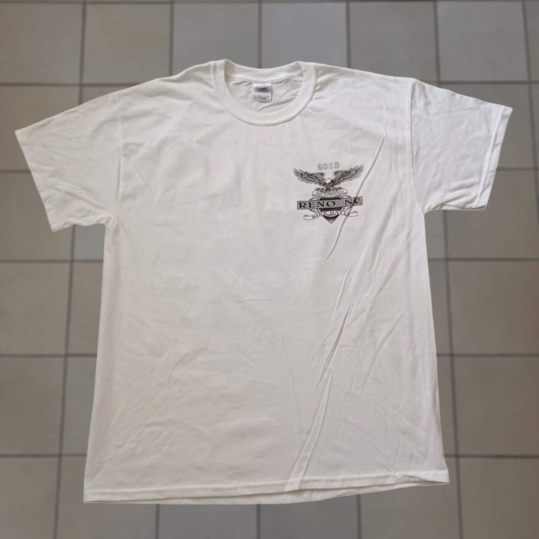 Gildan Reno NV Bike Rally Mens Shirt L White 19th Anniversary Double Side Graphic 2013 Size US L / EU 52-54 / 3 - 1 Thumbnail
