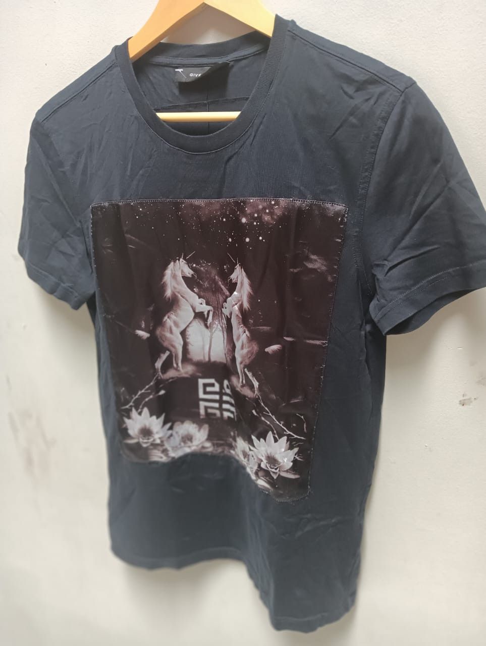 Vintage Givenchy Paris unicorn parody t-shirt Size US S / EU 44-46 / 1 - 3 Thumbnail
