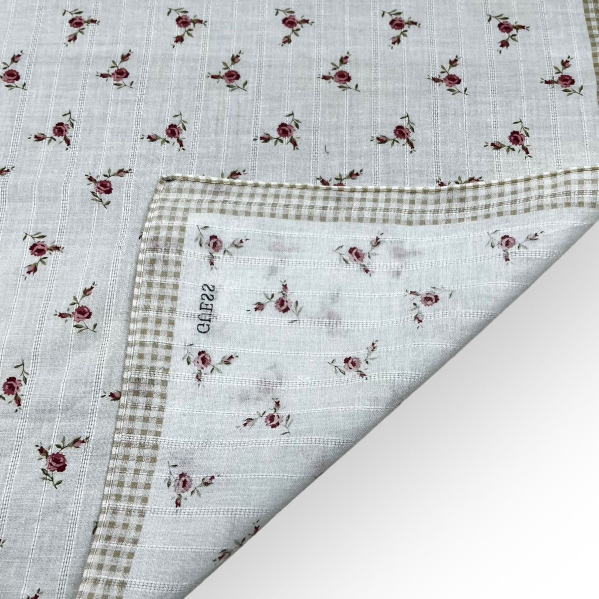 Guess Guess Handkerchief Neckerchief Bandana Pocketsquare Size ONE SIZE - 3 Thumbnail