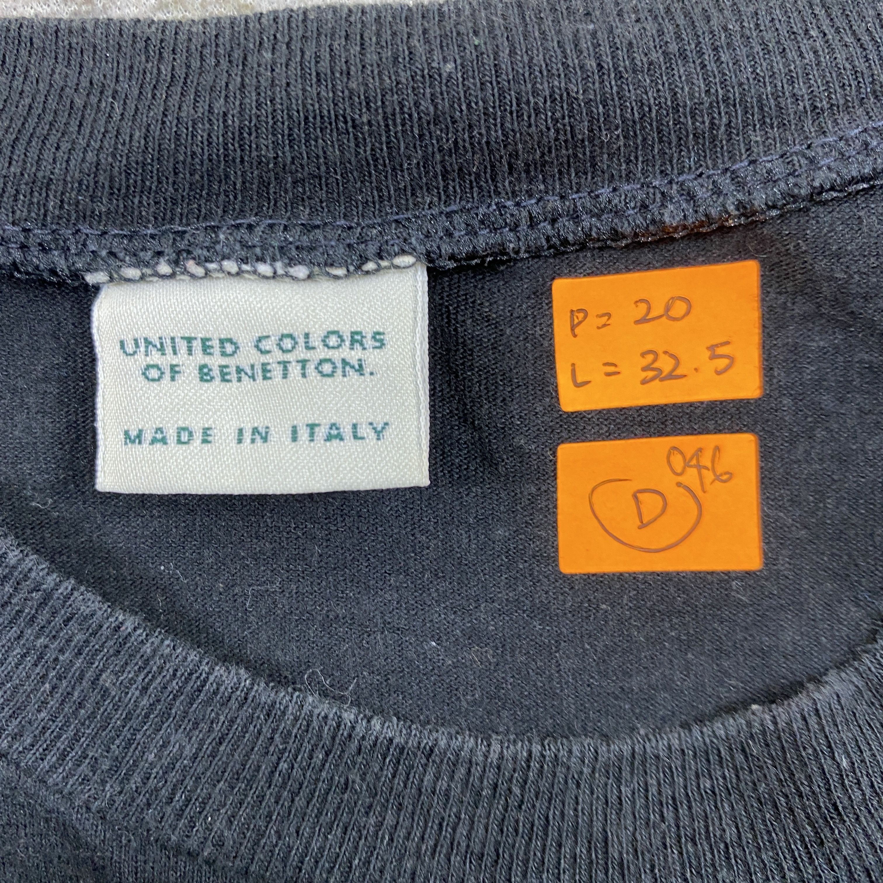 Benetton Vintage BENETTON Surf Design Italy Made T-shirt -D046 Size US M / EU 48-50 / 2 - 3 Thumbnail