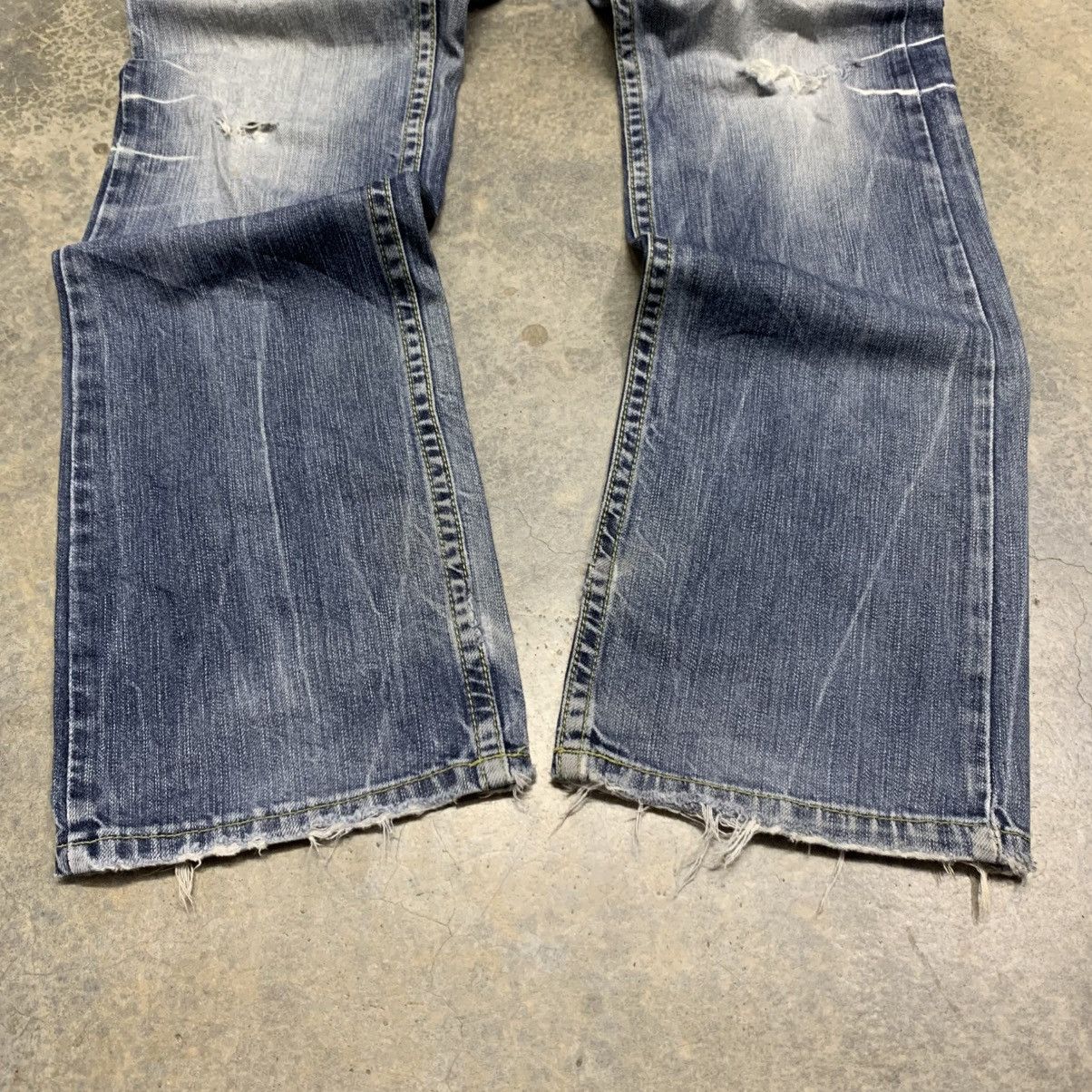 If Six Was Nine Red Pepper Red Label Clawmark Distressed Fade Studded Jean Size US 31 - 5 Thumbnail
