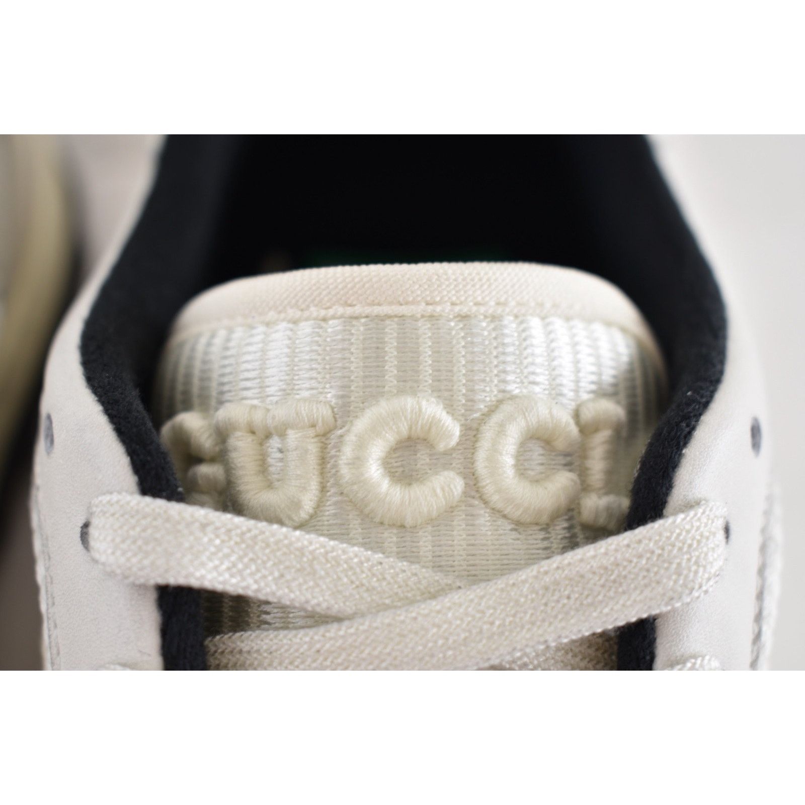 Gucci Gucci Distressed Leather GG Flat Low Top Sneaker 39.5 Size US 9.5 / IT 39.5 - 12 Thumbnail