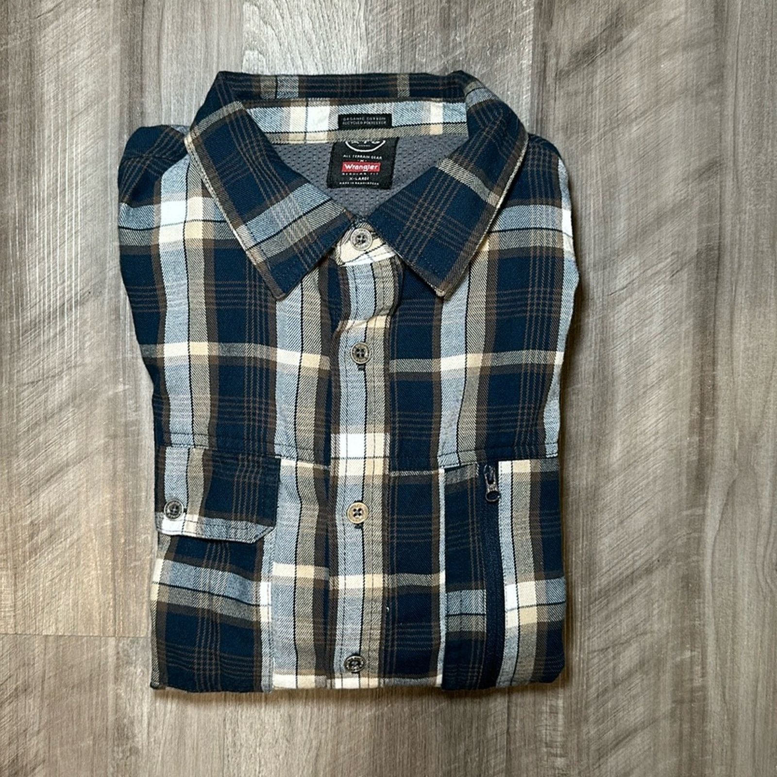 Wrangler Wrangler All Terrain Gear Regular Fit Long Sleeve - XL Size US XL / EU 56 / 4 - 1 Thumbnail