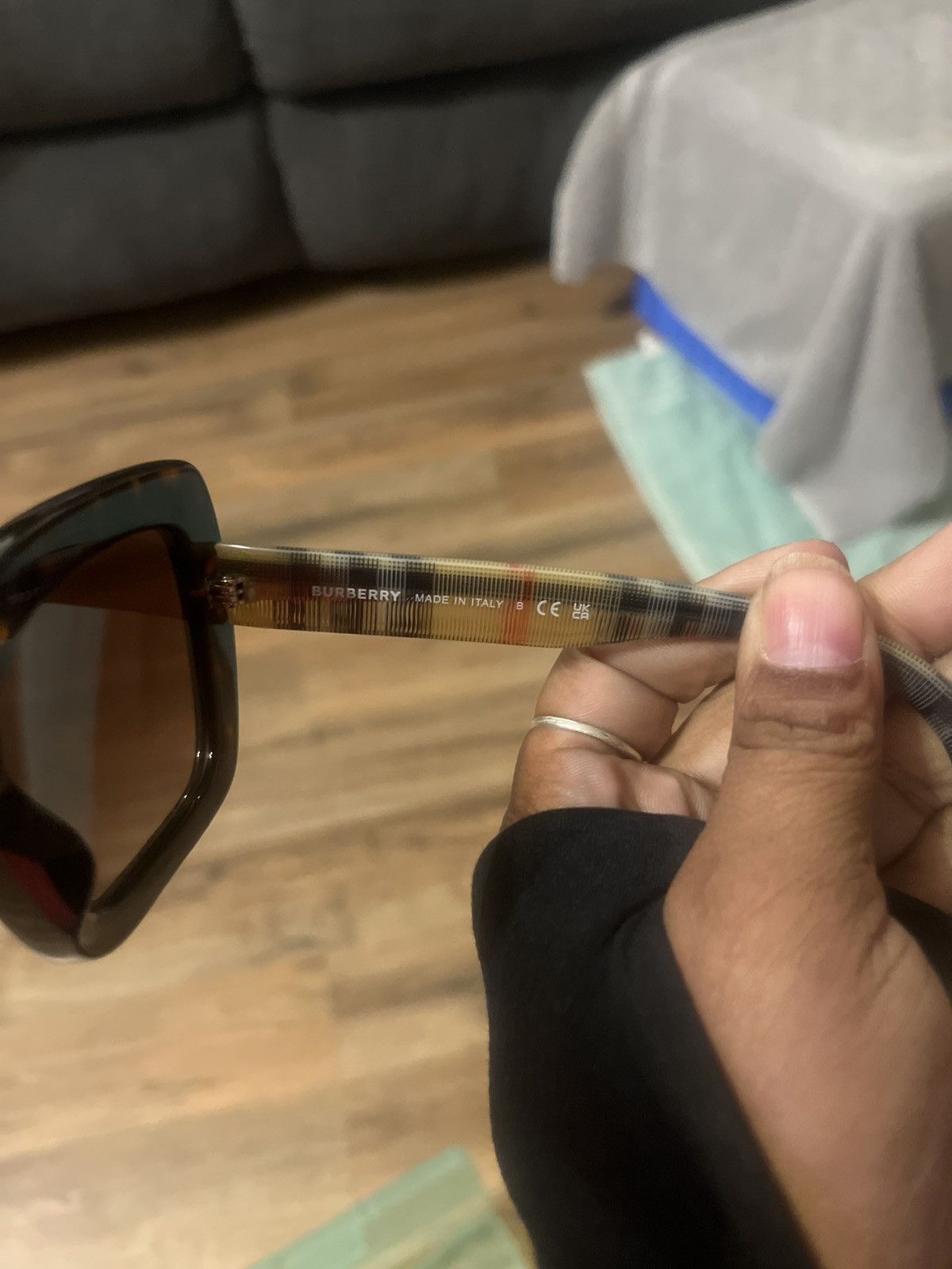 Burberry Authentic Burberry sunglasses Size ONE SIZE - 4 Thumbnail