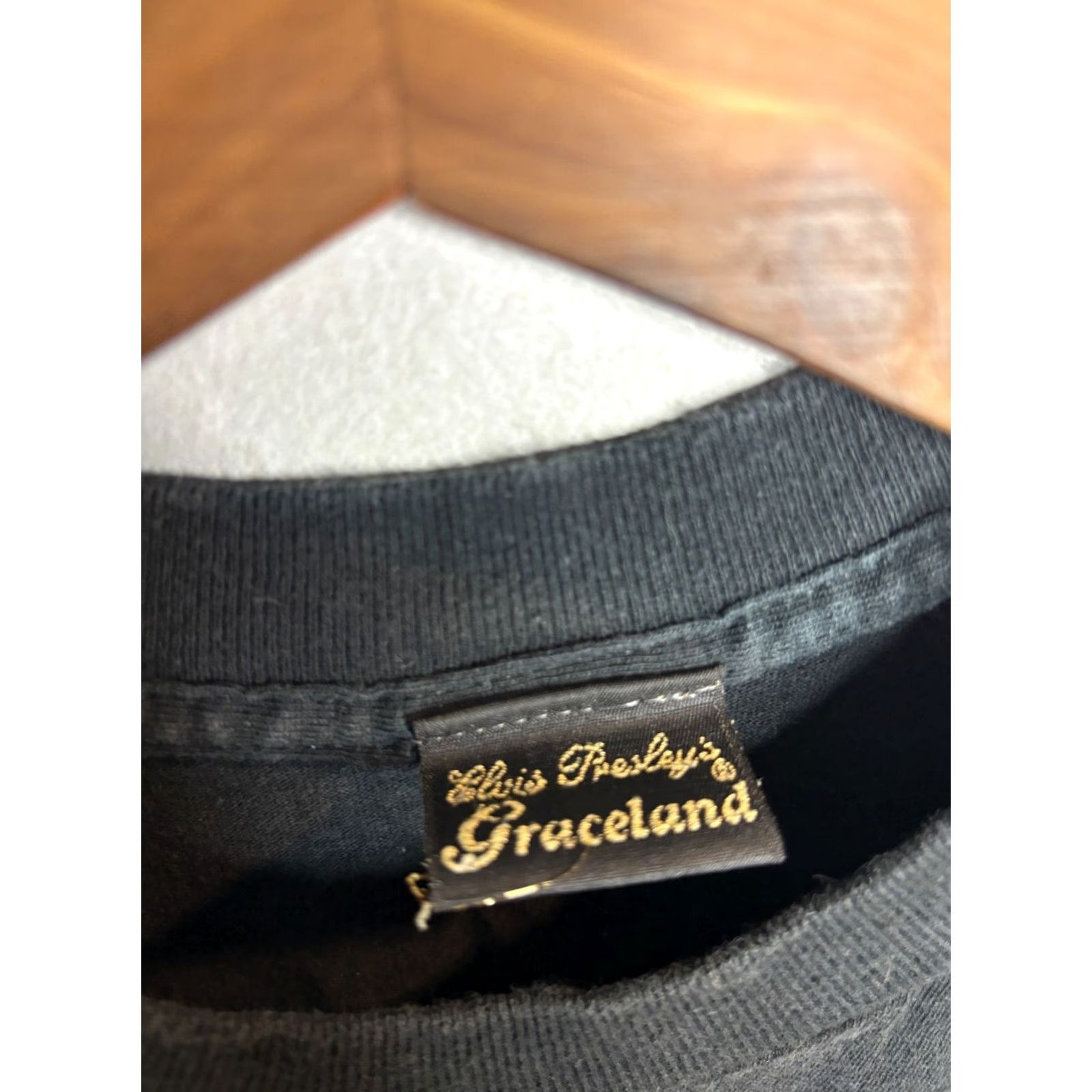 Vintage VINTAGE Elvis Presley Blvd Crew T Shirt Graceland 90s Black M Men Shirt 90s Womens Mens Girls Boys Size US M / EU 48-50 / 2 - 3 Thumbnail