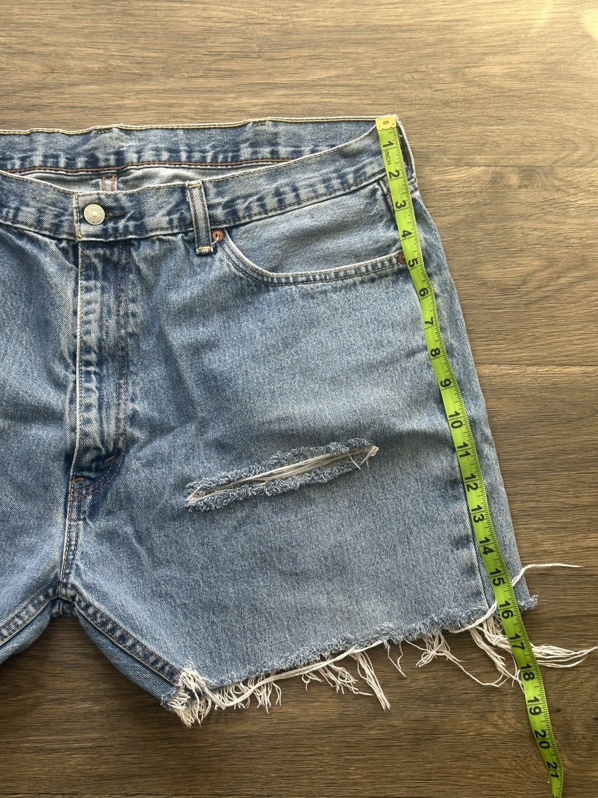 Levi's Vintage Clothing Distressed Levi’s denim shorts with frayed hem Size US 38 / EU 54 - 4 Thumbnail