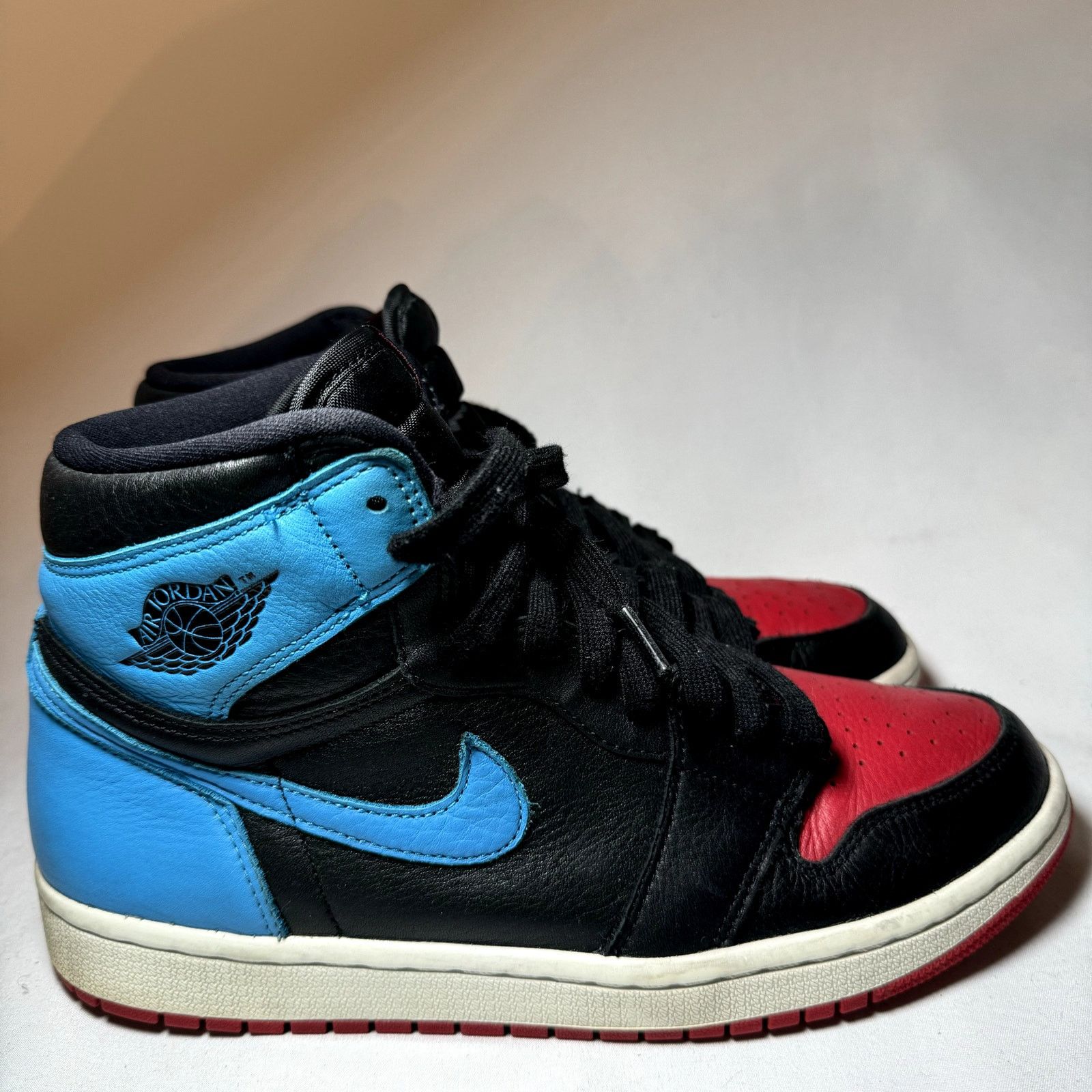 Jordan Brand × Nike Nike Air Jordan 1 High OG NC to Chi Women's Shoes - Size 9.5 Size US 9.5 / IT 39.5 - 1 Thumbnail