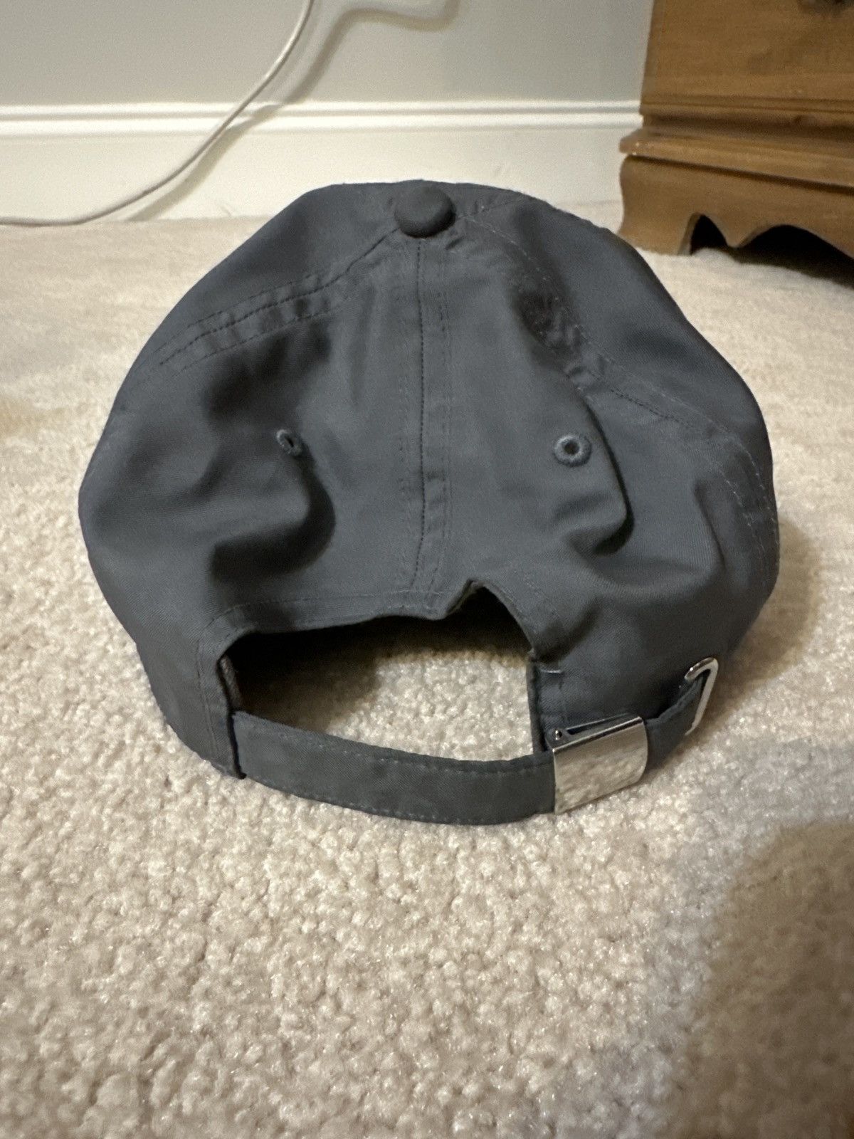 Nike Grey Nike metallic swoosh hat Size ONE SIZE - 2 Thumbnail