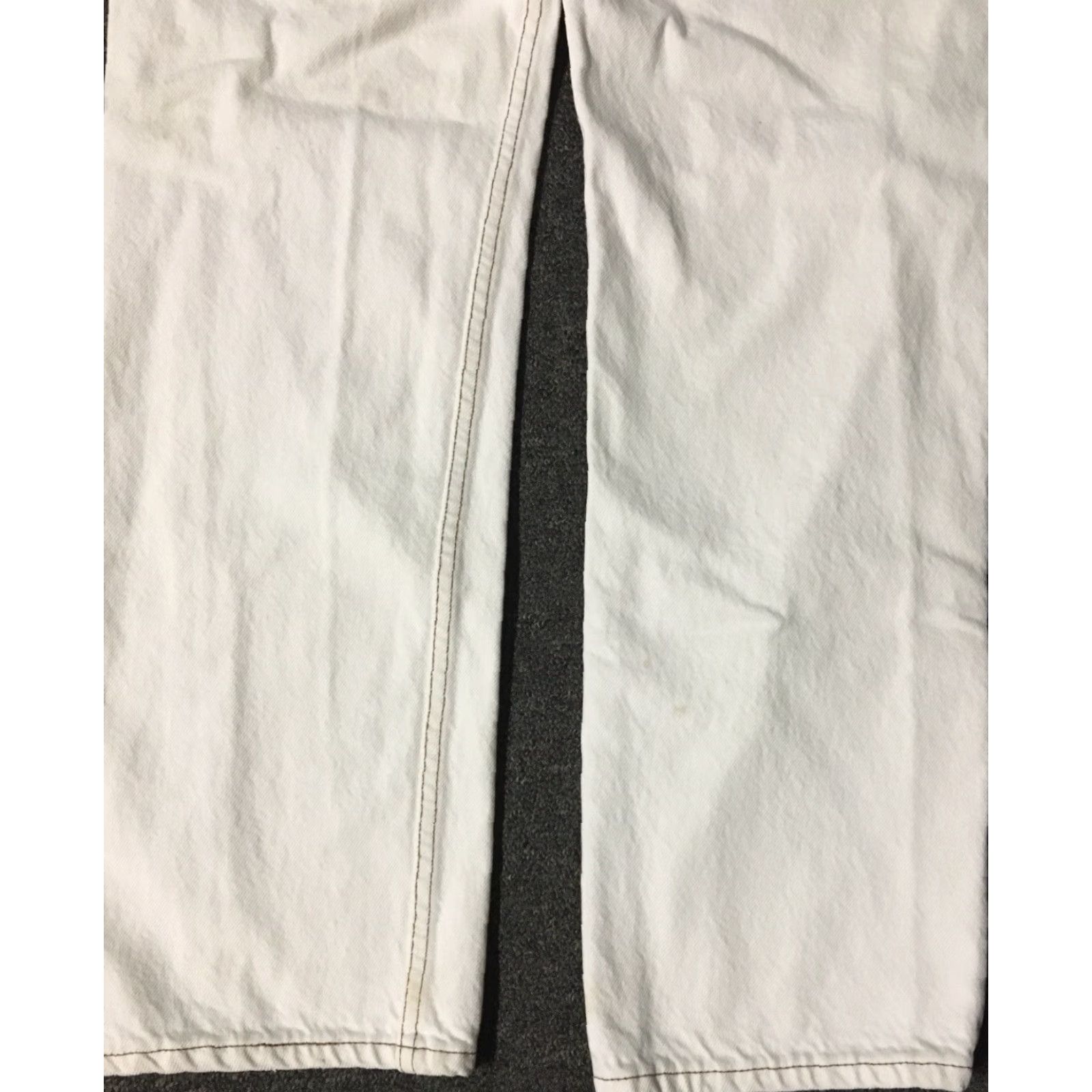Levi's VINTAGE Levi's 501 Jeans Button Fly Regular 30 White Denim Distressed Paint 80s 90s USA Mens Straight потр Size US 30 / EU 46 - 3 Thumbnail