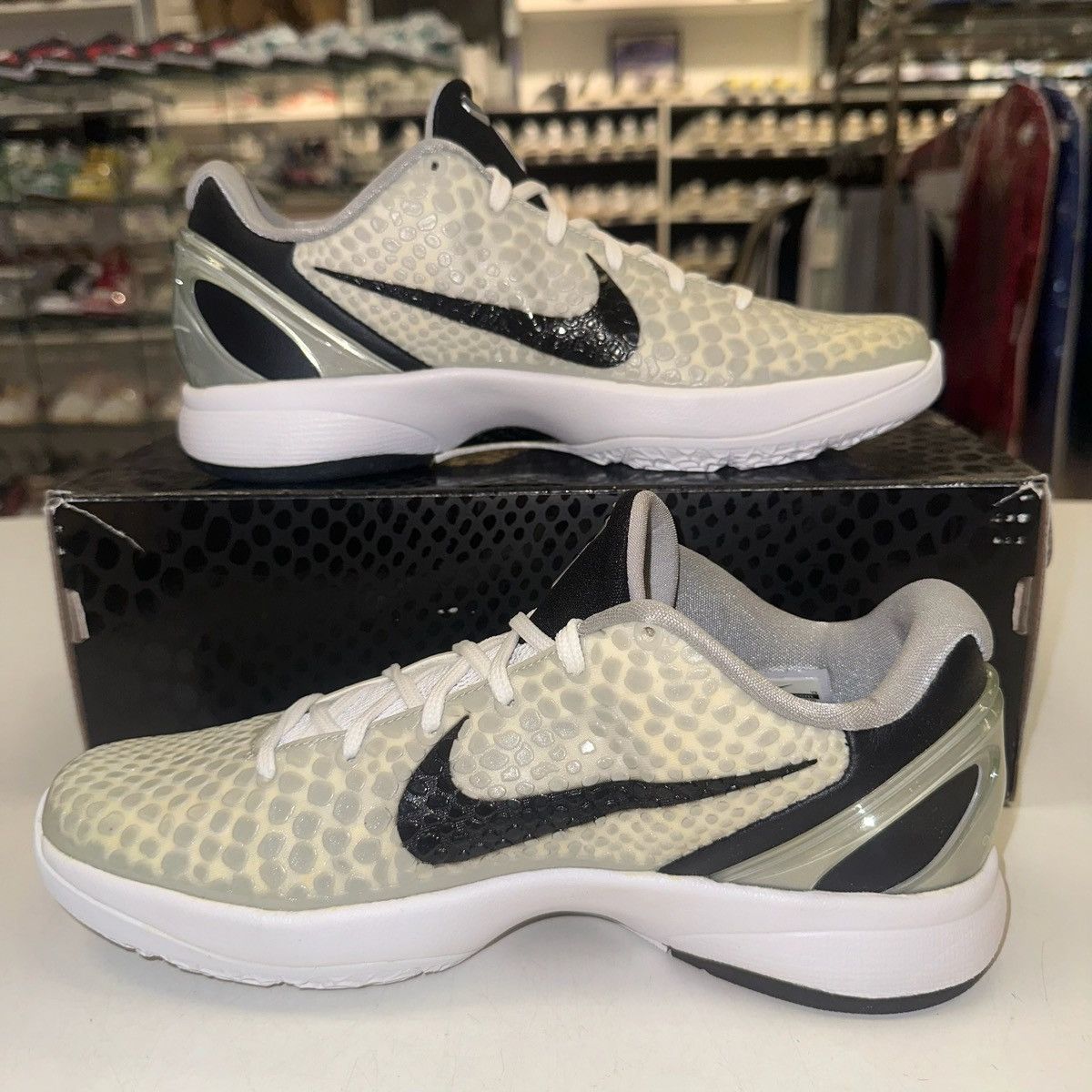 Nike Size 8 - White Black Kobe 6 - 454142-101 Size US 8 / EU 41 - 2 Thumbnail