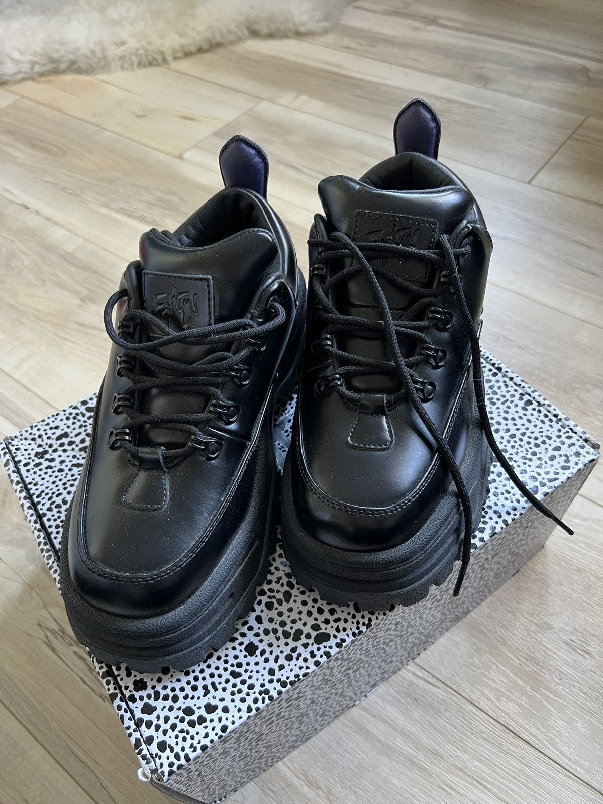 靴 Eytys angels patent leather sneaker Eytys Angel Patent Leather Sneaker - White – Kith