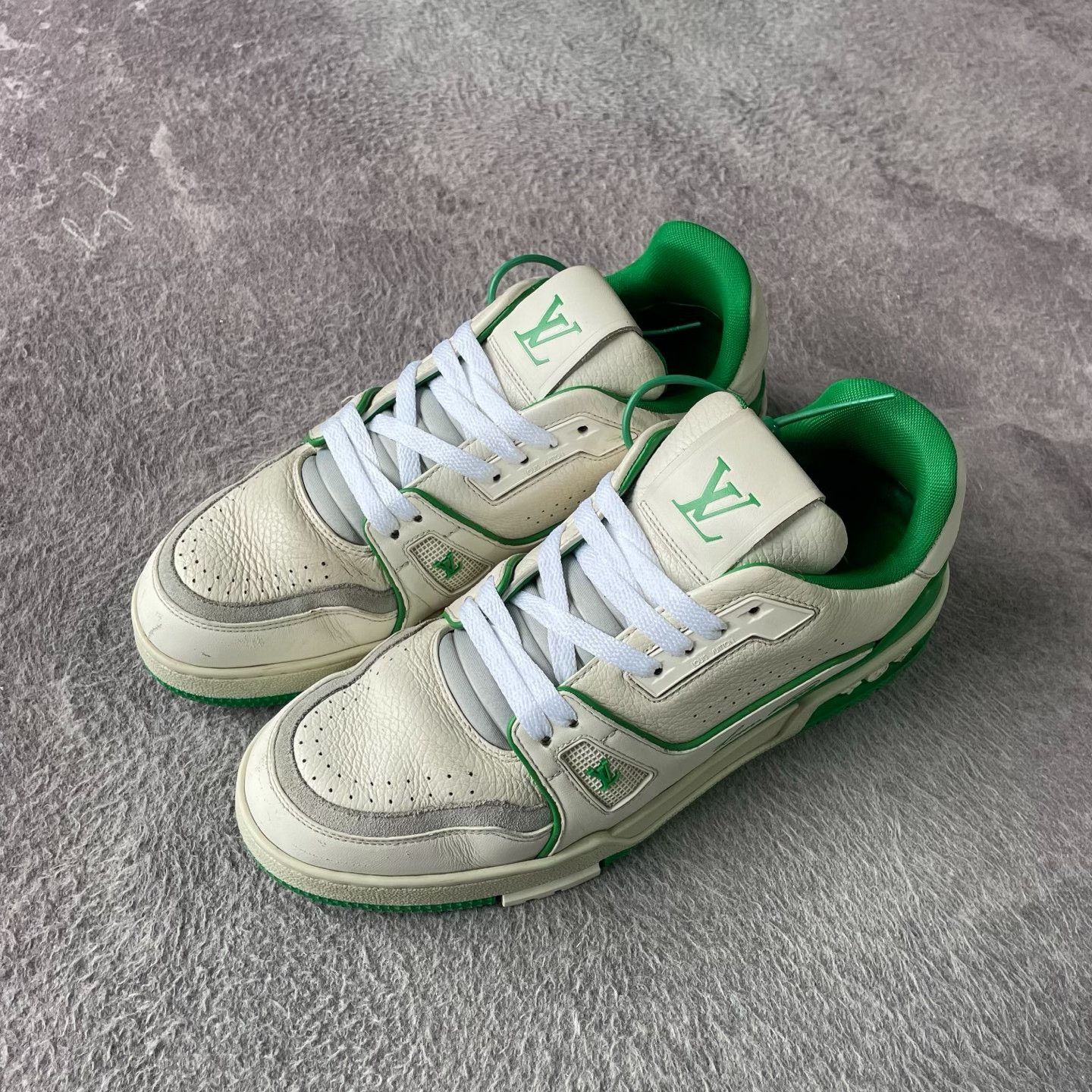 Louis Vuitton Louis Vuitton Training Green Lowtop Sneakers 41.5 Men Size US 9 / EU 42 - 1 Thumbnail
