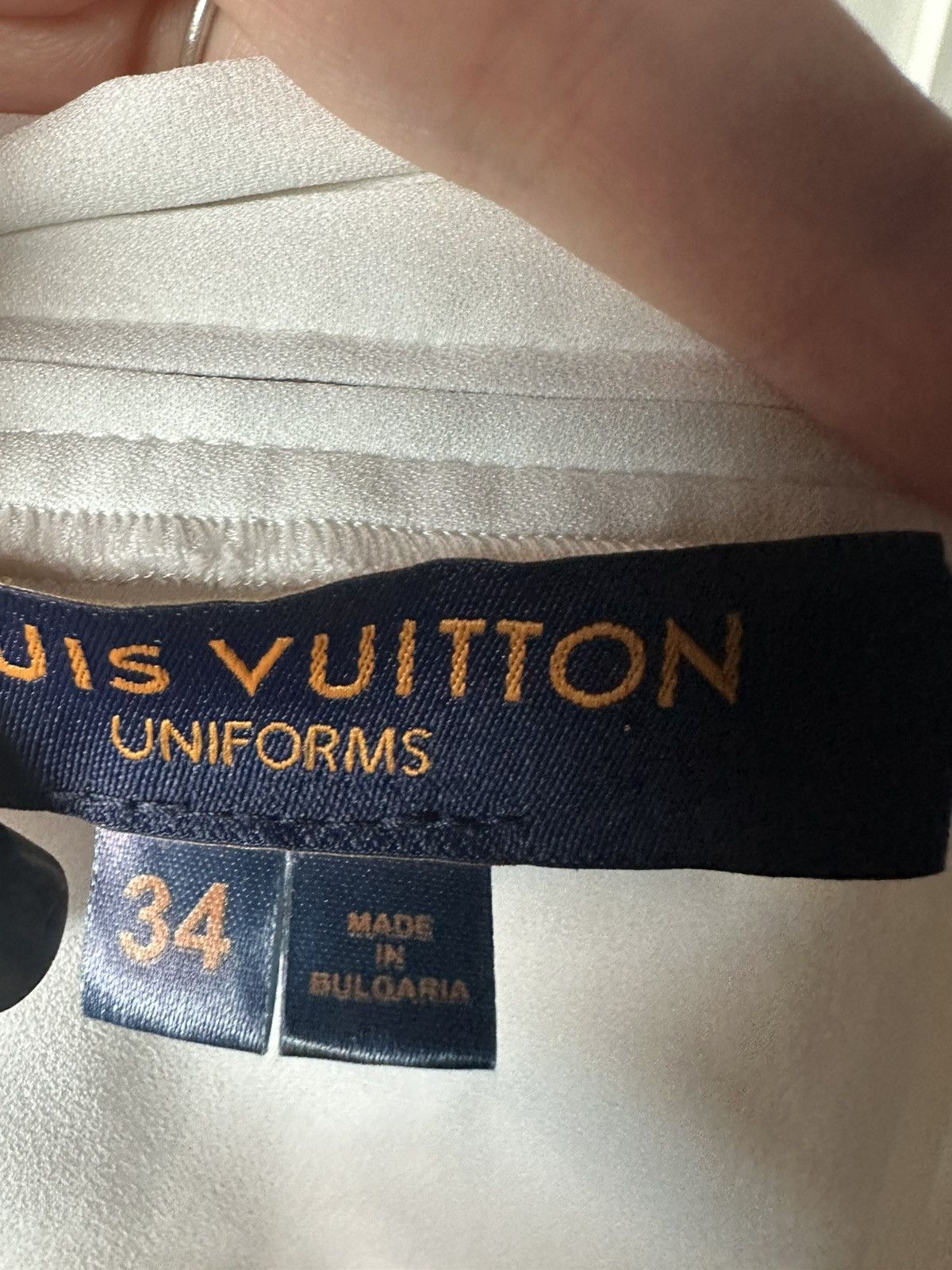 Louis Vuitton Louis Vuitton Uniforms Blouse – Size 34 with bow Size XS / US 0-2 / IT 36-38 - 9 Thumbnail