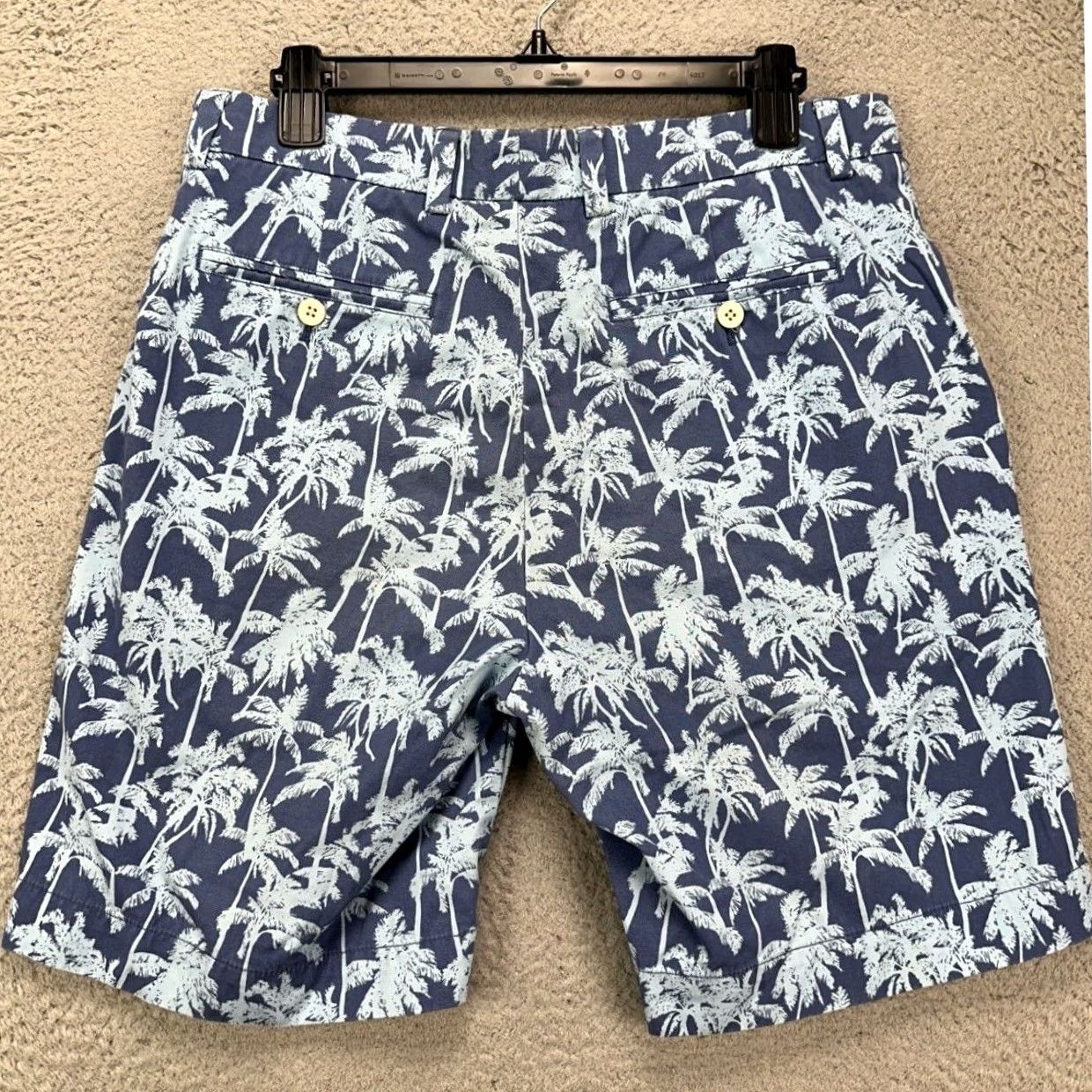 Vineyard Vines Vineyard Vines Shorts Mens 32 Blue Khakis Flat Front All Over Palm Trees Print Casual Size US 32 / EU 48 - 2 Thumbnail