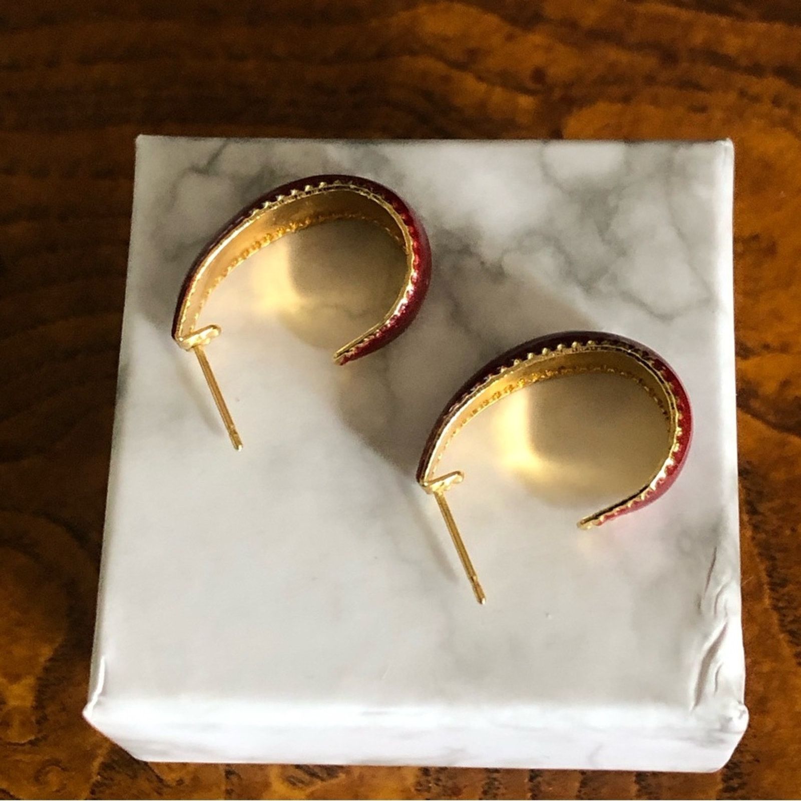 Vintage Vintage 80s burgundy red sparkle enamel small hoop earrings Size ONE SIZE - 4 Thumbnail