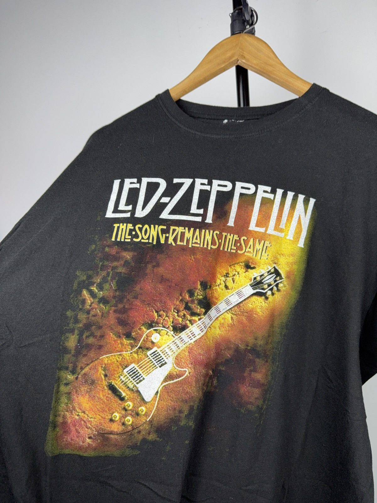 Led Zeppelin 00s Led Zeppelin “The Song Remains the Same” T Shirt Size US L / EU 52-54 / 3 - 6 Thumbnail