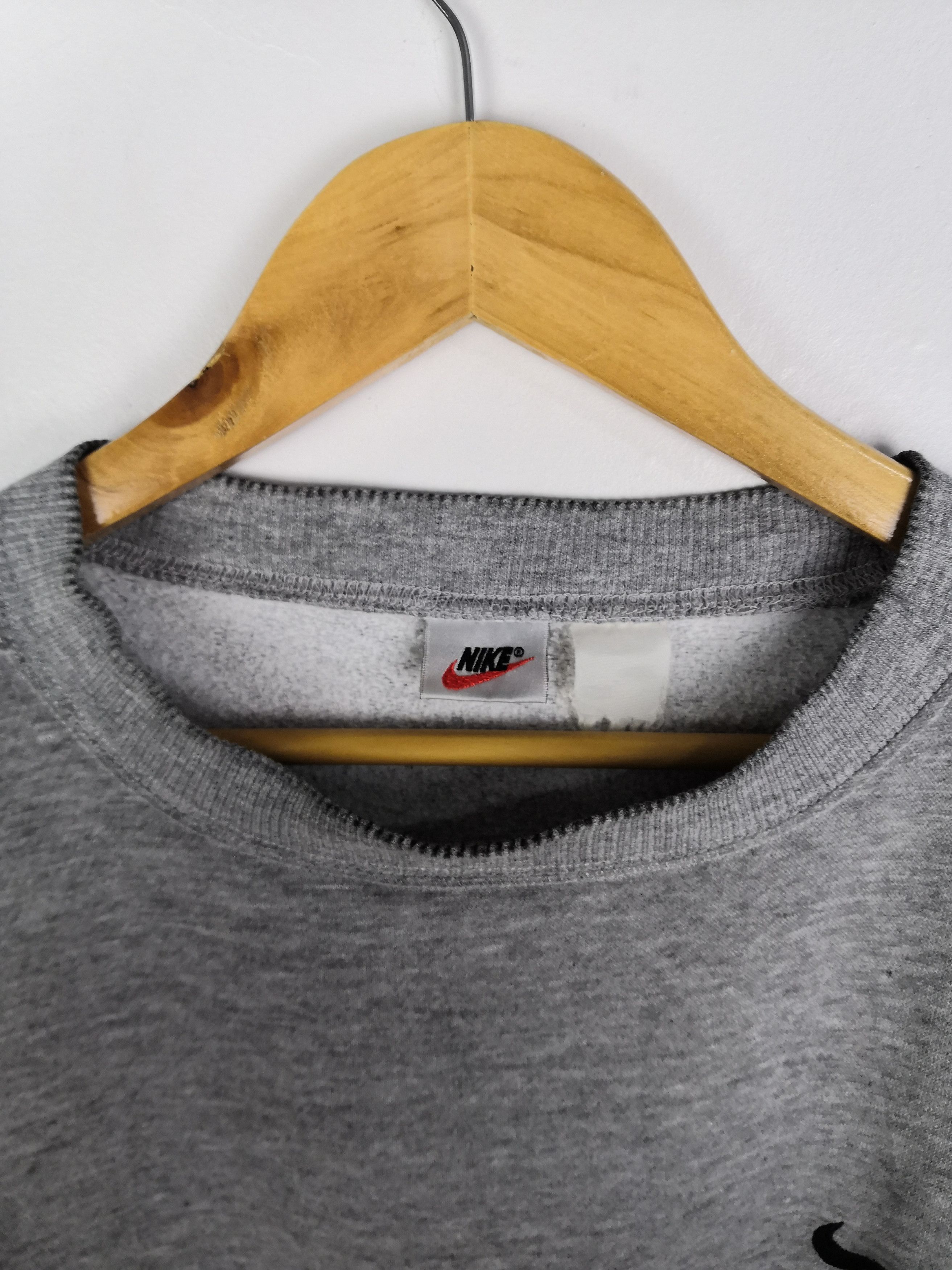 Nike Vintage 90s Nike Sweatshirt Embroidery Crew Neck Size US L / EU 52-54 / 3 - 6 Thumbnail