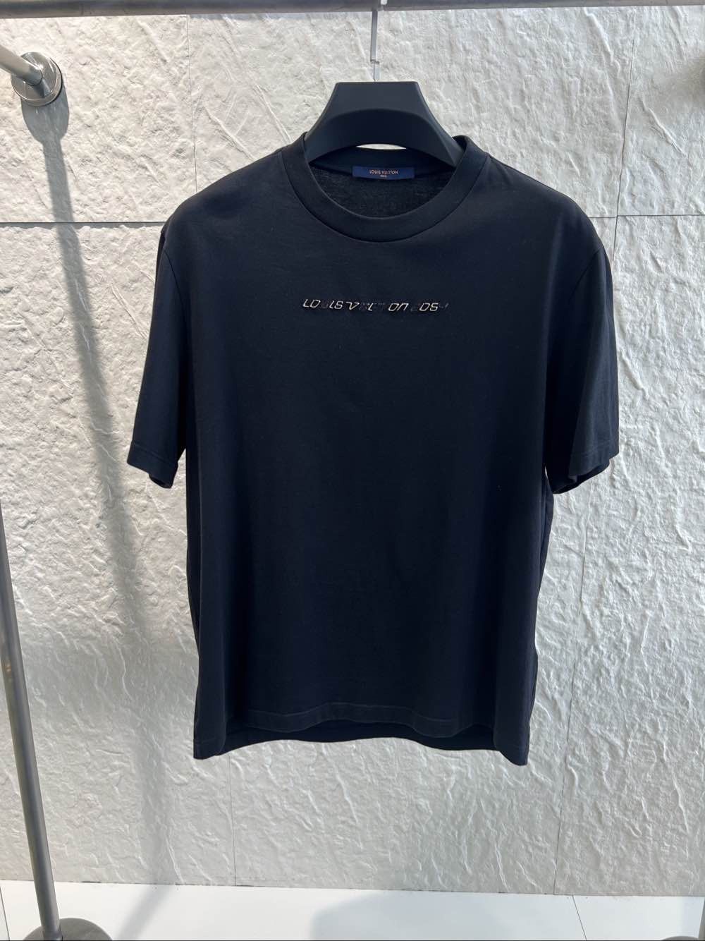 Louis Vuitton Louis Vuitton Letter Print T-Shirt Size XL Size US XL / EU 56 / 4 - 1 Thumbnail