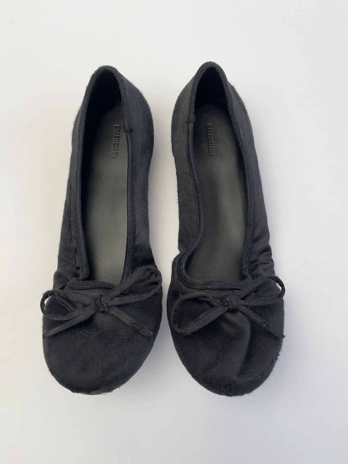 パンプス BALENCIAGA LEOPOLD WORN-OUT SATIN PUMPS Balenciaga Men's Leopold Distressed Satin Ballerina Ballet