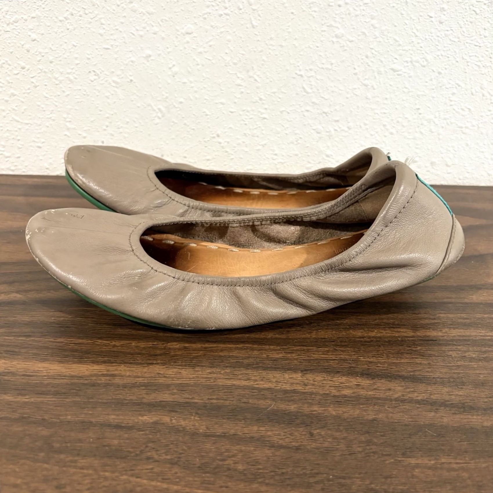 Vintage Tieks Ballet Flats Womens 7 Taupe Leather Teal Sole Foldable Size US 7 / IT 37 - 5 Thumbnail