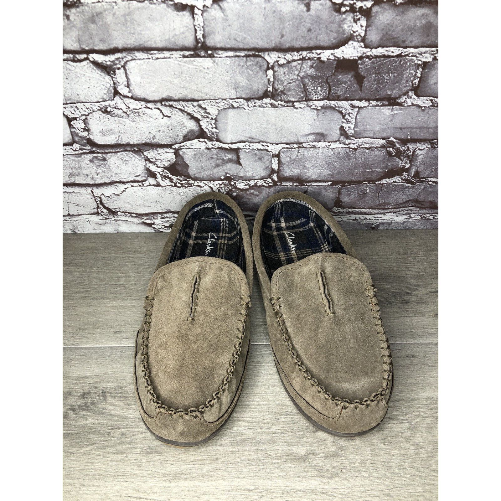 Clarks Clarks Taupe Suede Moccasin Comfort Plaid Lined House Slippe Size US 13 / EU 46 - 2 Thumbnail