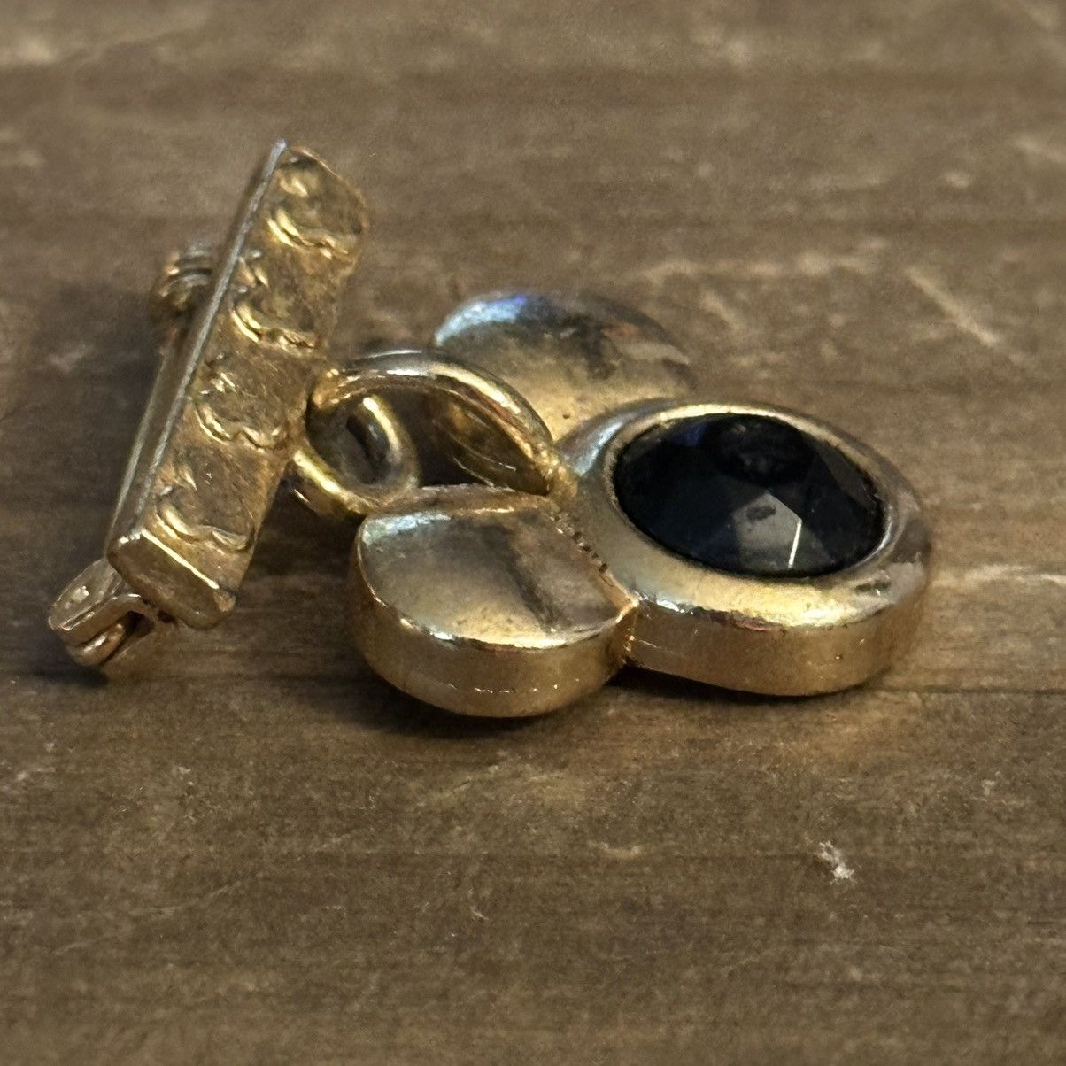 Disney Vintage Disney AAI gold tone Mickey Mouse ears brooch Size ONE SIZE - 3 Thumbnail