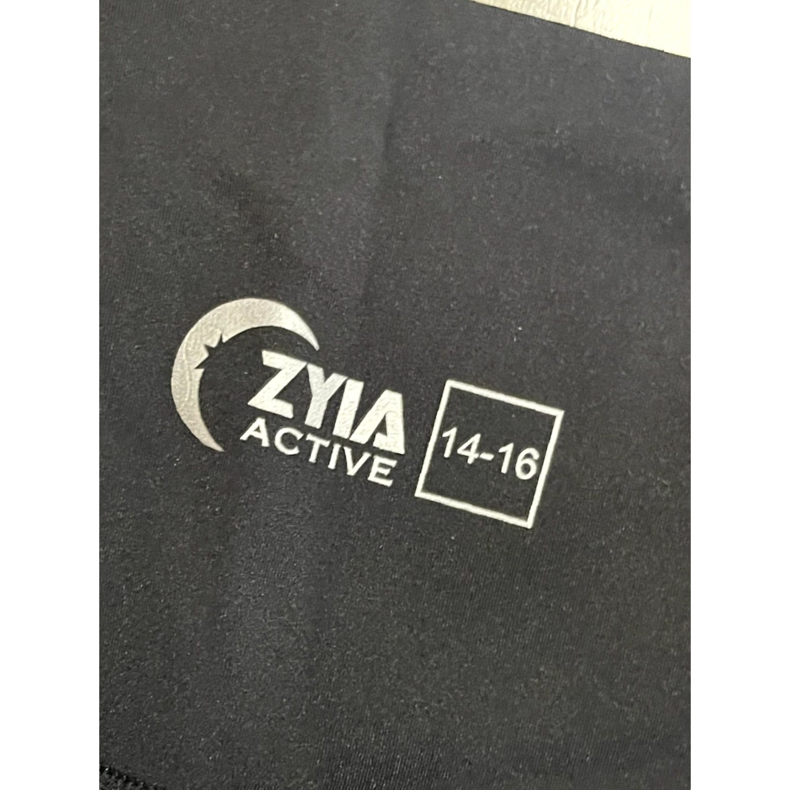 Vintage ZYIA Active Pants, Women's Size 14-16, Black Capri Leggings, Pull On, Regular, Inseam 19, 14-16, Fall Spring Summer, Womens Size 36" / US 14 / IT 50 - 7 Thumbnail