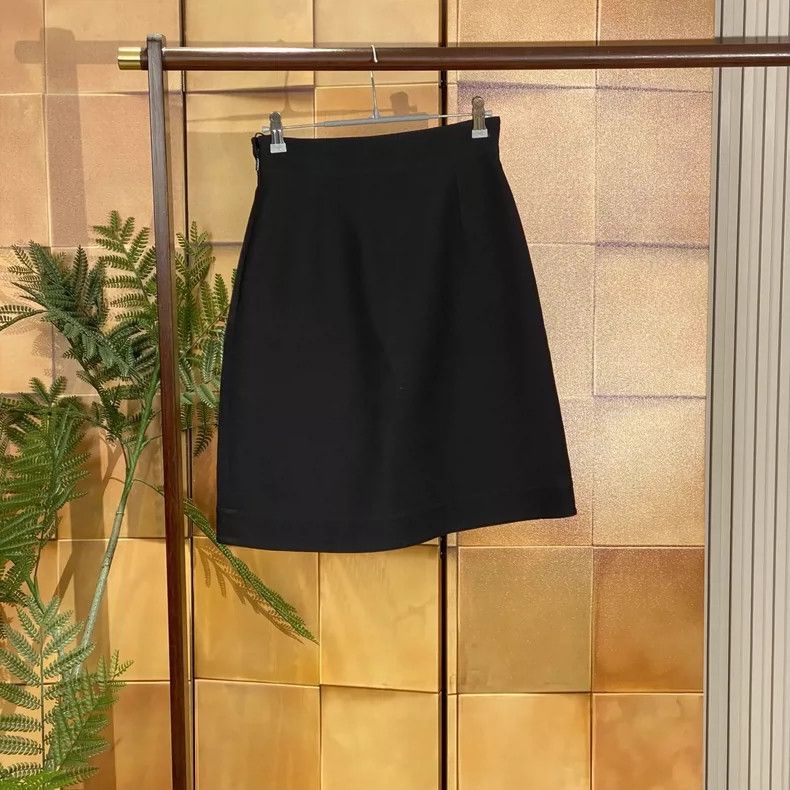 Gucci Gucci Black double G pearl buckle skirt 2504-Nextarrow Size 25" / US 0 / IT 36 - 2 Thumbnail
