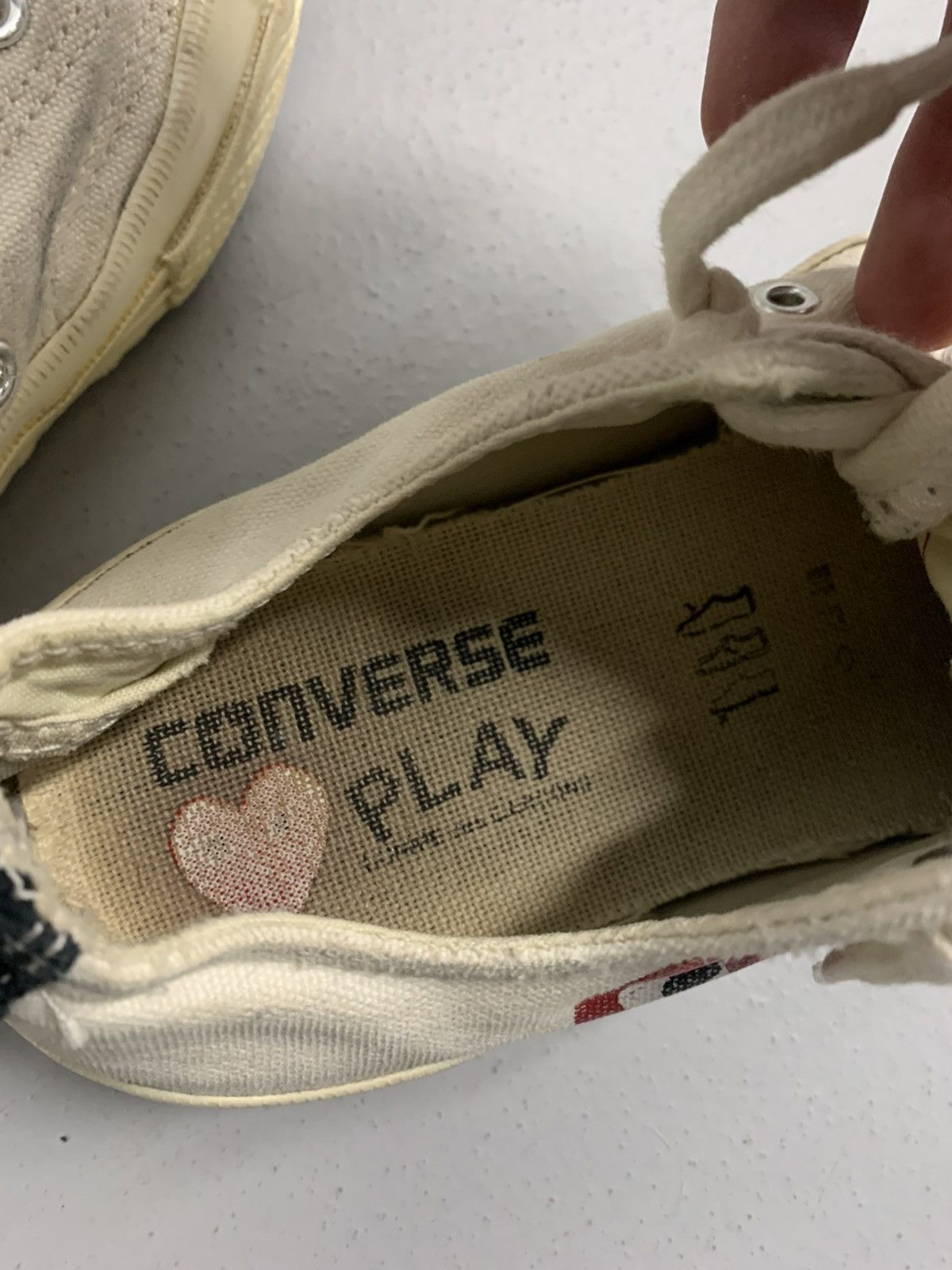 Comme des Garcons PLAY × Converse Converse x Comme des Garçons PLAY Low Top Sneakers Size 5 Size US 5 / EU 37 - 6 Thumbnail