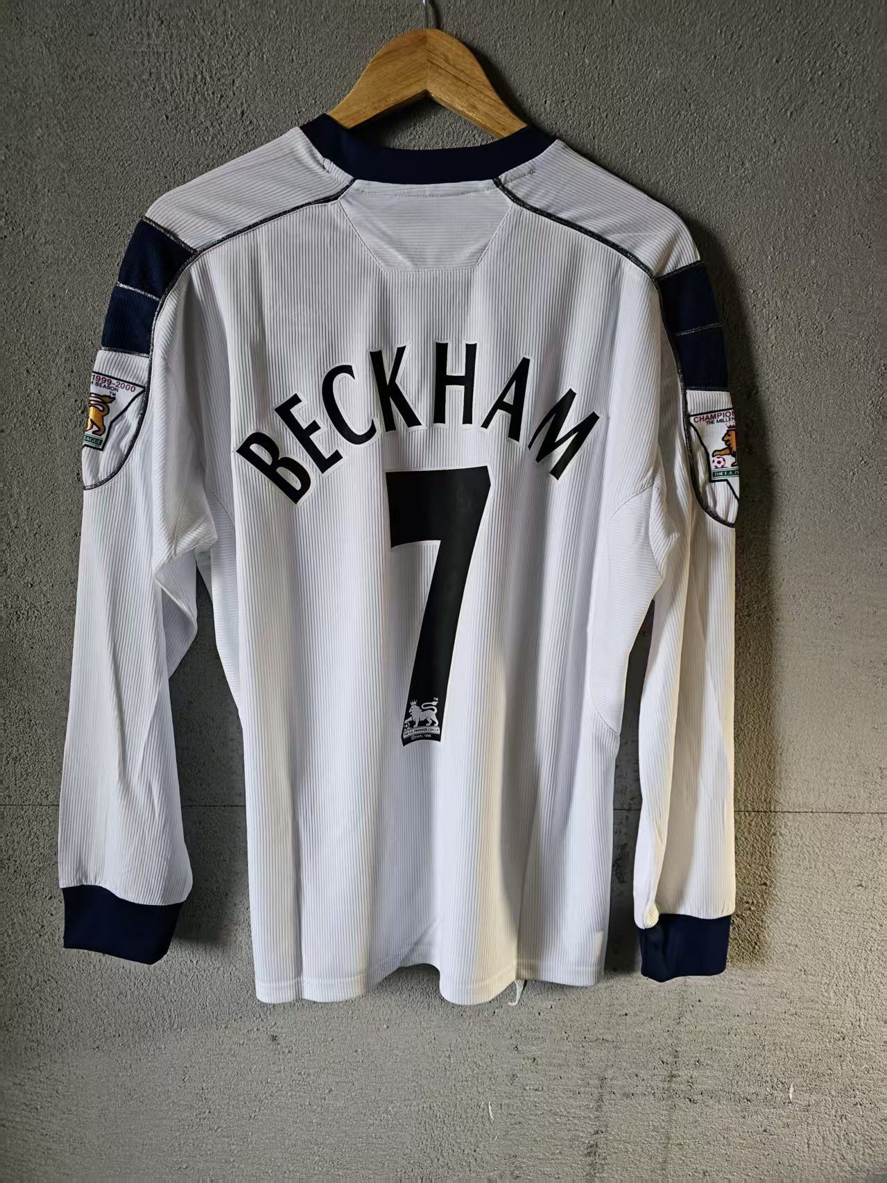 Other MUFC 7 David Beckham Jersey Away Longsleeve Size US L / EU 52-54 / 3 - 1 Thumbnail