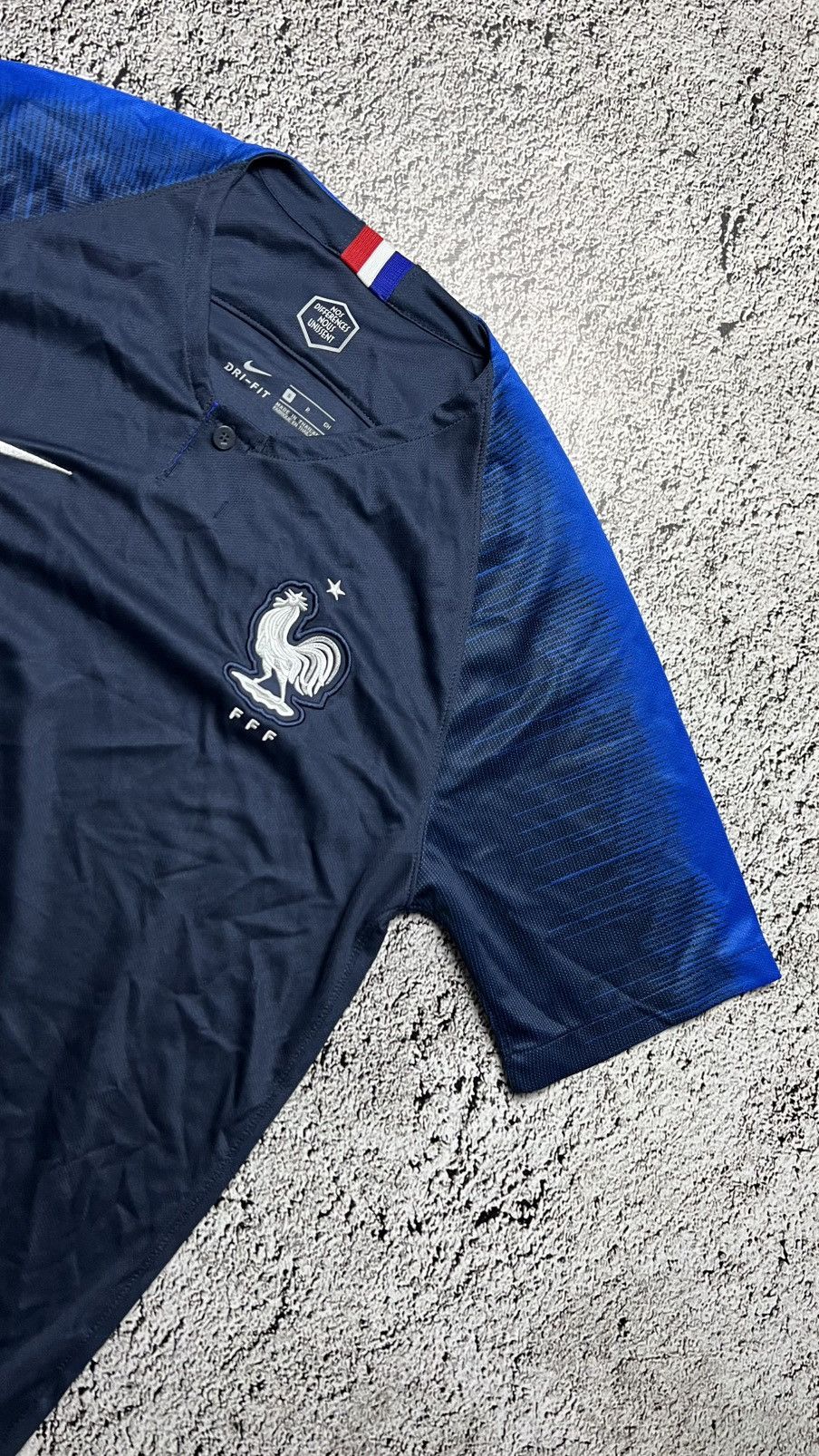 Nike Nike 2018 France national football team soccer jersey Size US S / EU 44-46 / 1 - 3 Thumbnail