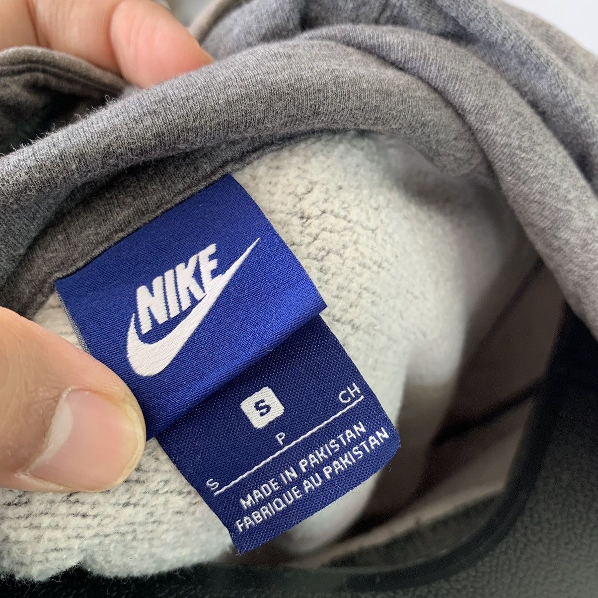 Nike Thrashed Faded Y2K Nike Hoodie Size US M / EU 48-50 / 2 - 6 Thumbnail