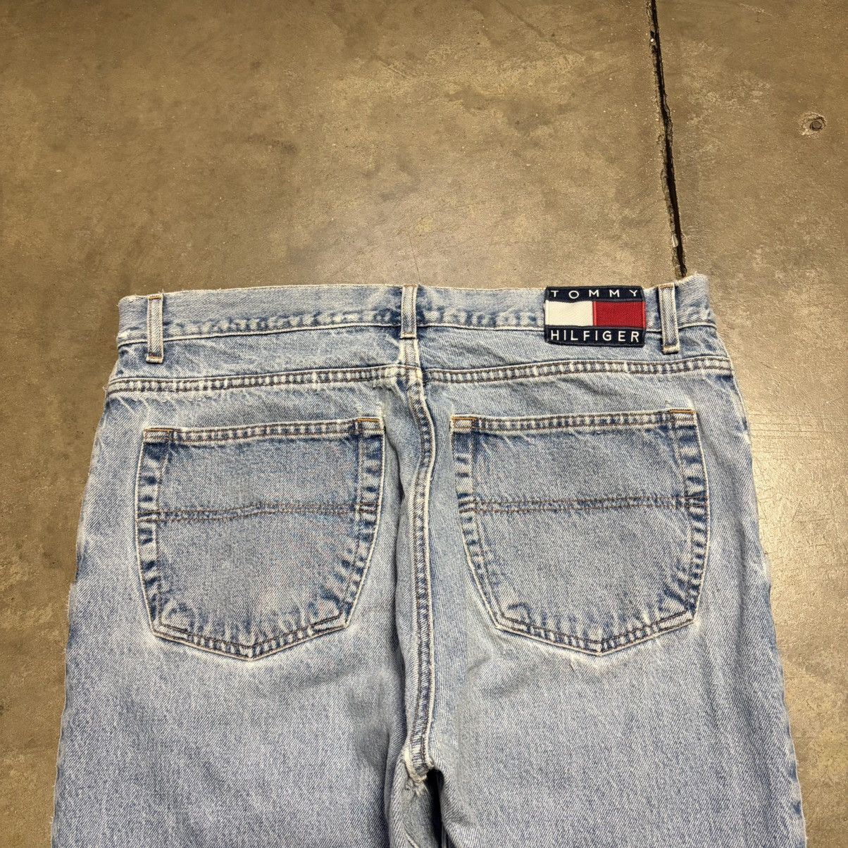 Tommy Hilfiger Vintage Tommy Hilfiger Baggy Denim Jeans Loose Faded 90s USA Size US 36 / EU 52 - 11 Thumbnail