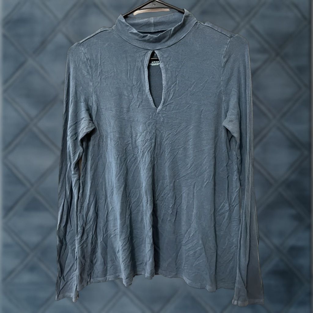 American Eagle Outfitters American Eagle Outfitters T-Shirt Long Sleeve Blue Keyhole Mock Neck Women’s S Adult Small Viscose Elastane Knit Casual Everyday Lounge Size S / US 4 / IT 40 - 1 Thumbnail