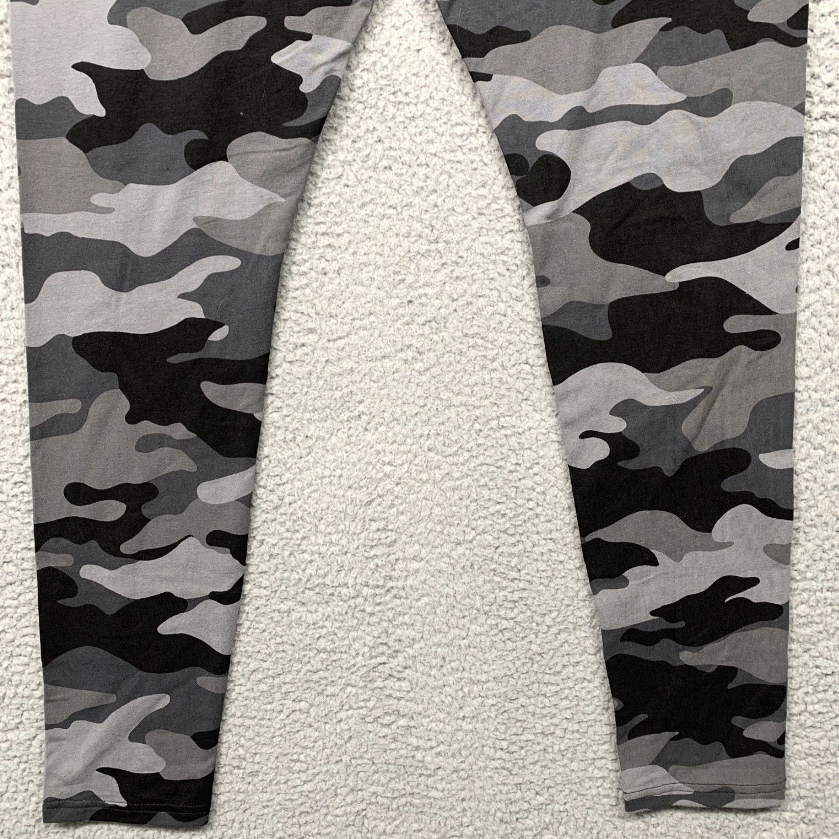 Vintage Wild Fable Women's High Rise Leggings Large Gray Camo Work Out Yoga NWT Size 36" / US 14 / IT 50 - 6 Thumbnail