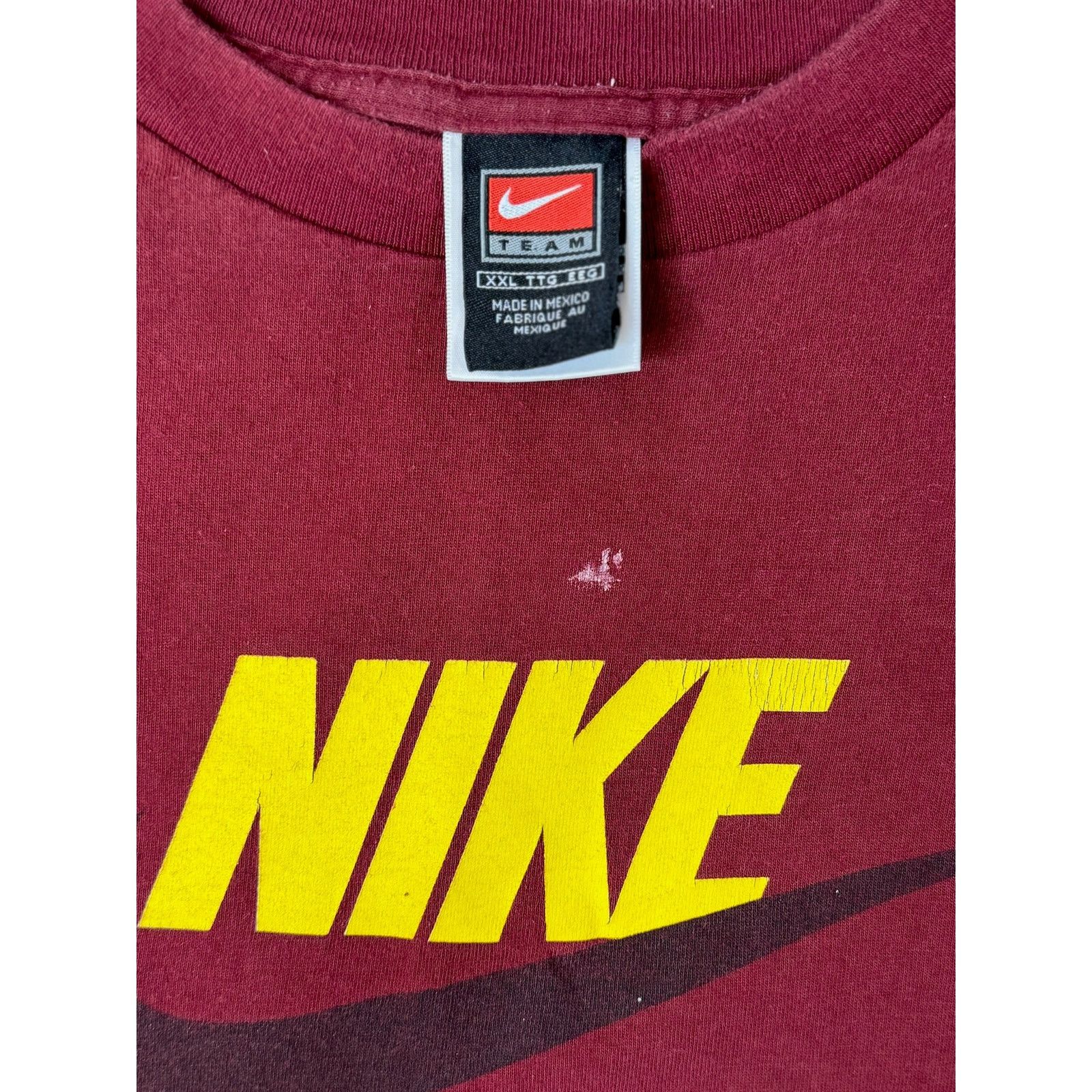 Nike Vintage Nike Team Red Logo T-Shirt, XXL Size US XXL / EU 58 / 5 - 4 Thumbnail