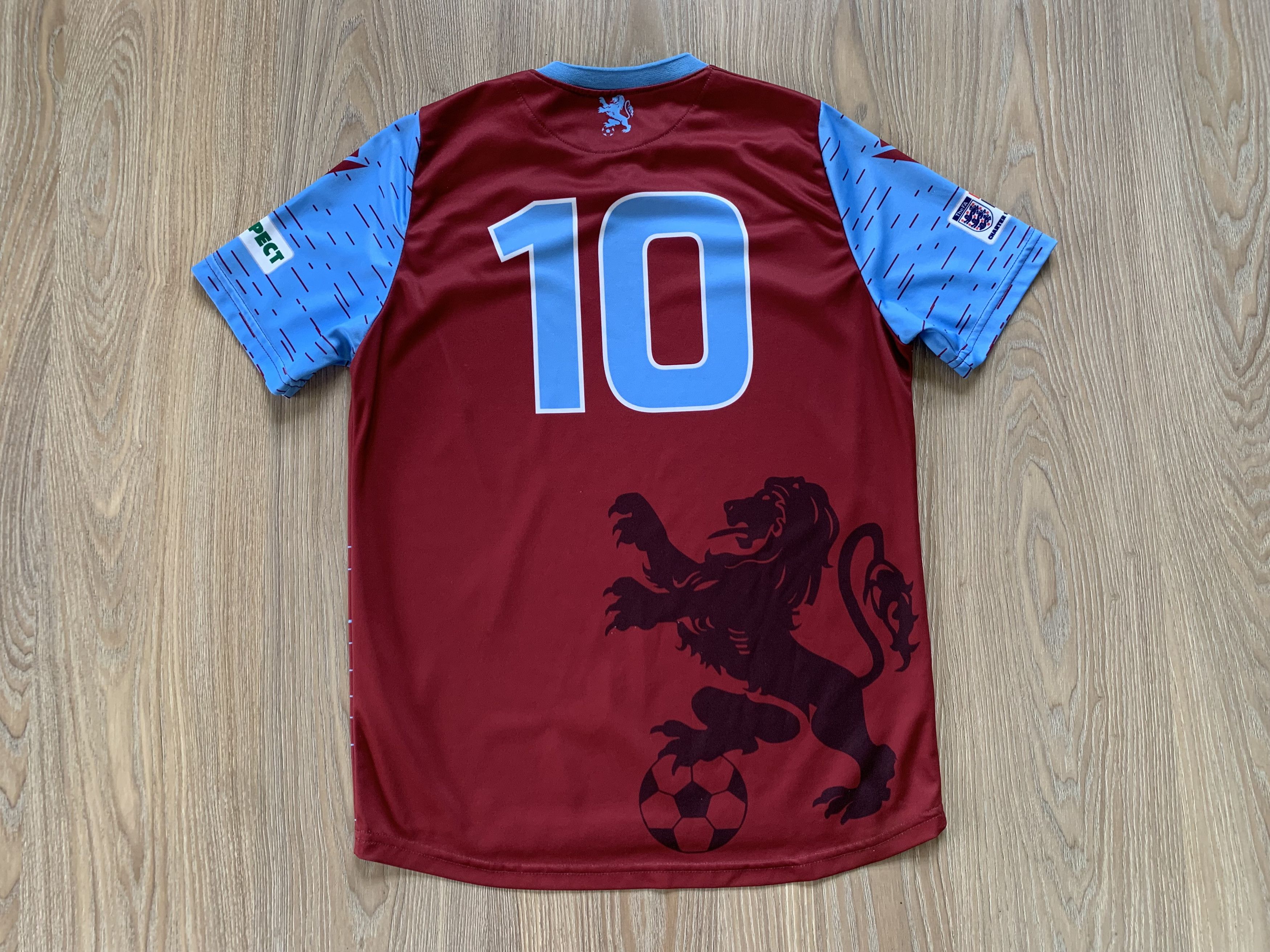 Macron Macron Locks Heath Lions Soccer Jersey #10 Size US S / EU 44-46 / 1 - 3 Thumbnail