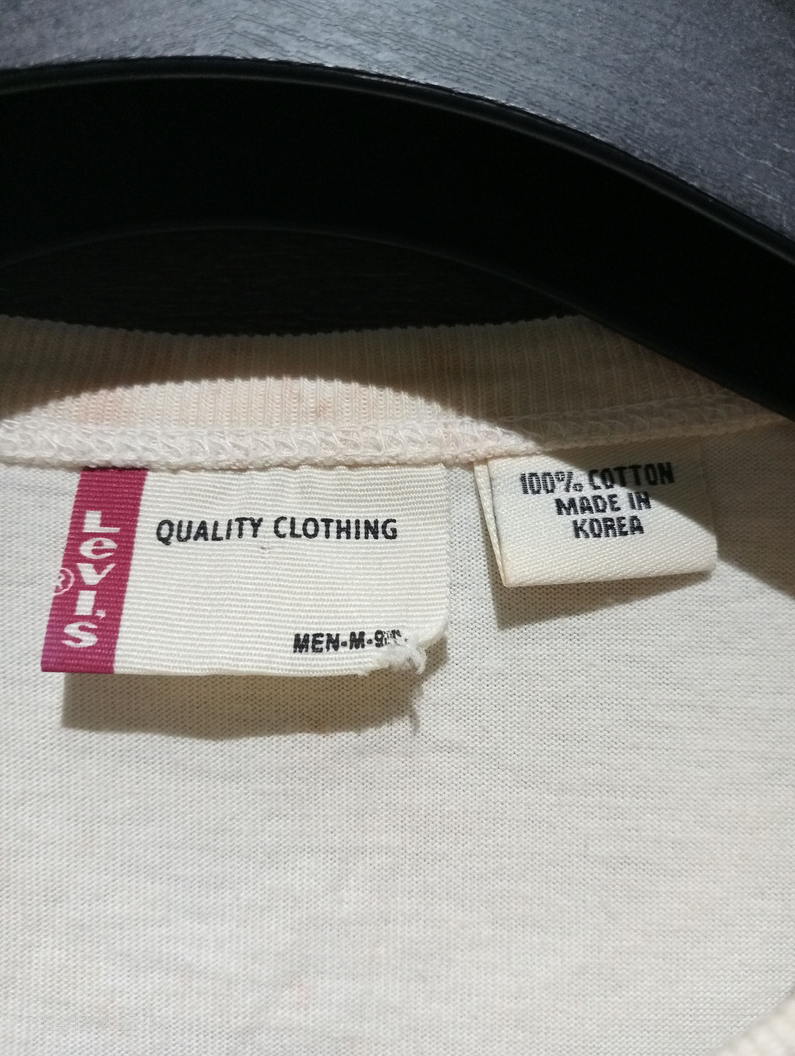 Levi's Vintage Levi's Jeans Emboidery Art Tee Very Rare Size US S / EU 44-46 / 1 - 4 Thumbnail
