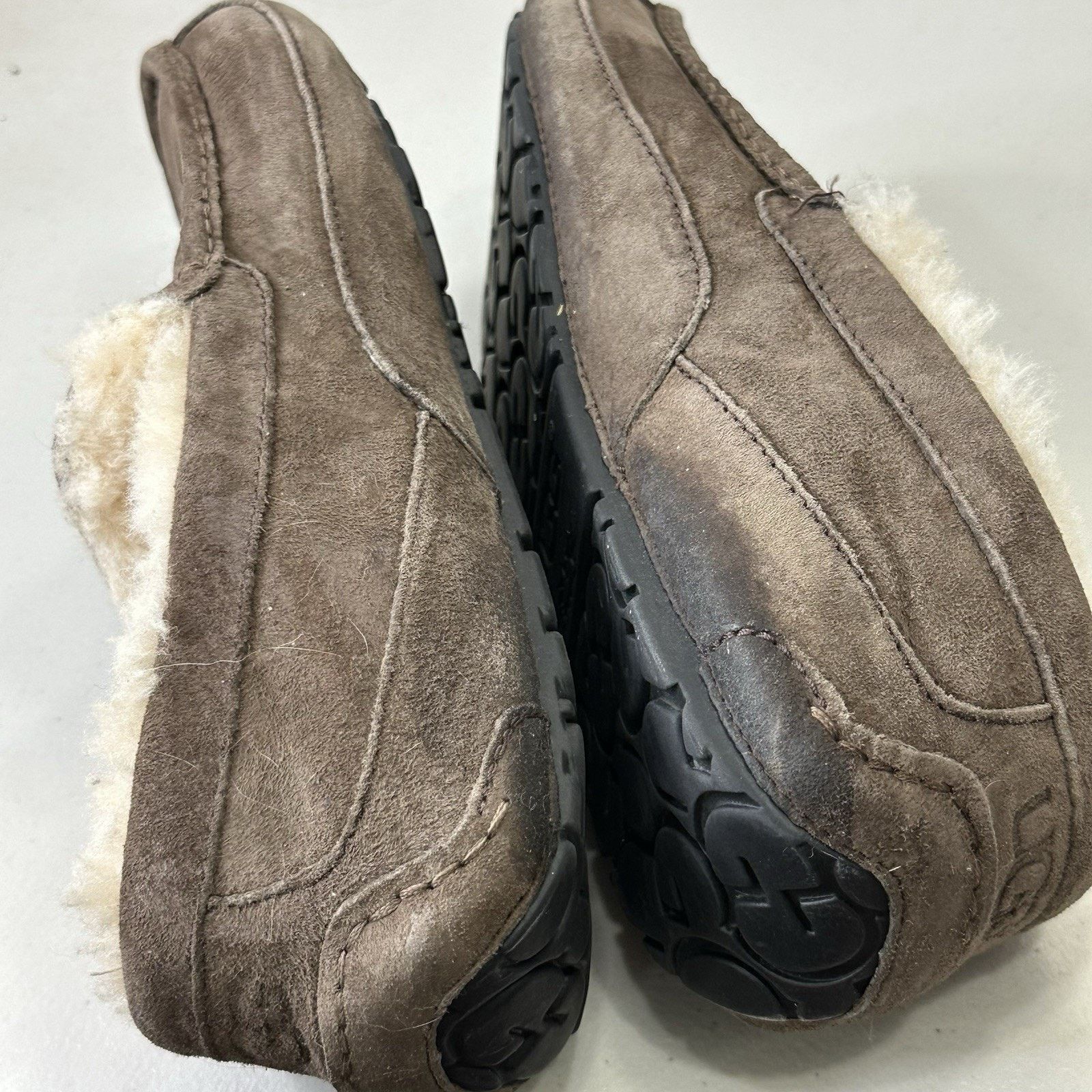 Ugg UGG Australia Ascot Brown Suede Sheepskin Slippers Size 11 Size US 11 / EU 44 - 10 Thumbnail
