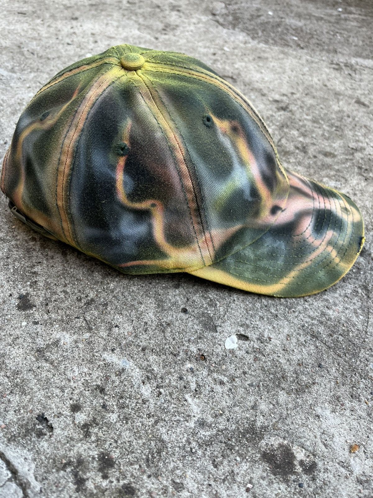 Japanese Brand Custom 1/1 Dad Cap Gull Color Bleach and airbrush Size ONE SIZE - 2 Thumbnail