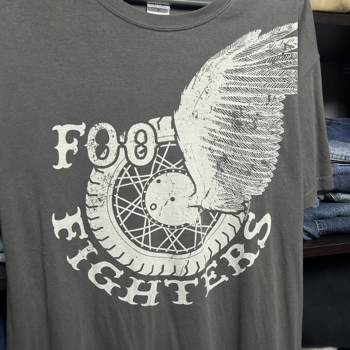 Band Tees Vintage Foo Fighters Big Logo 2000’s rock band tee size L Size US L / EU 52-54 / 3 - 2 Thumbnail