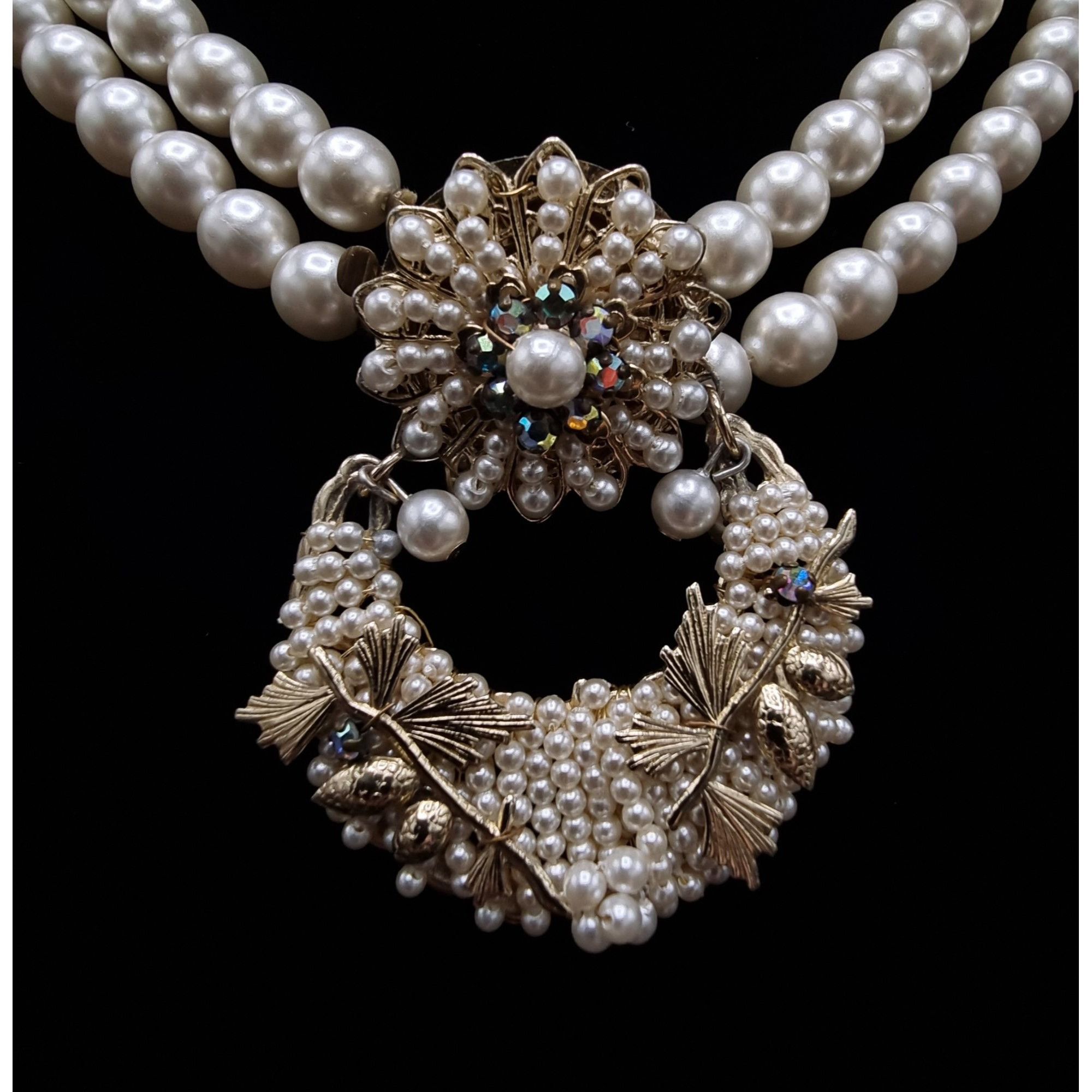 Vintage Vintage 1960s-80s JAPAN Signed Triple-Strand Faux Pearl Neck Size ONE SIZE - 4 Thumbnail