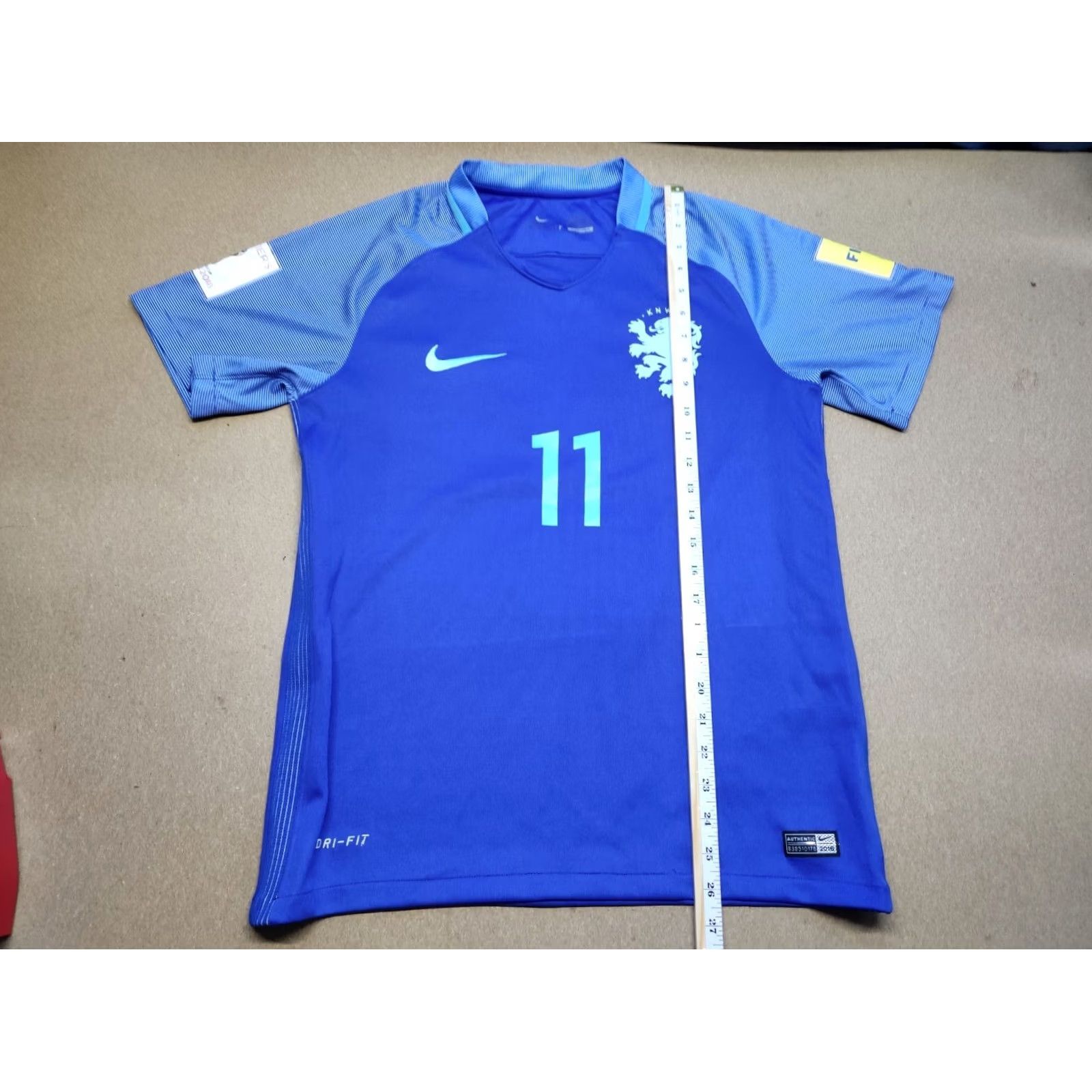 Nike Nike Netherlands 2016 2017 Jersey Size S Arjen Robben #11 Soccer Mens Small Blue Shirt Size US S / EU 44-46 / 1 - 4 Thumbnail